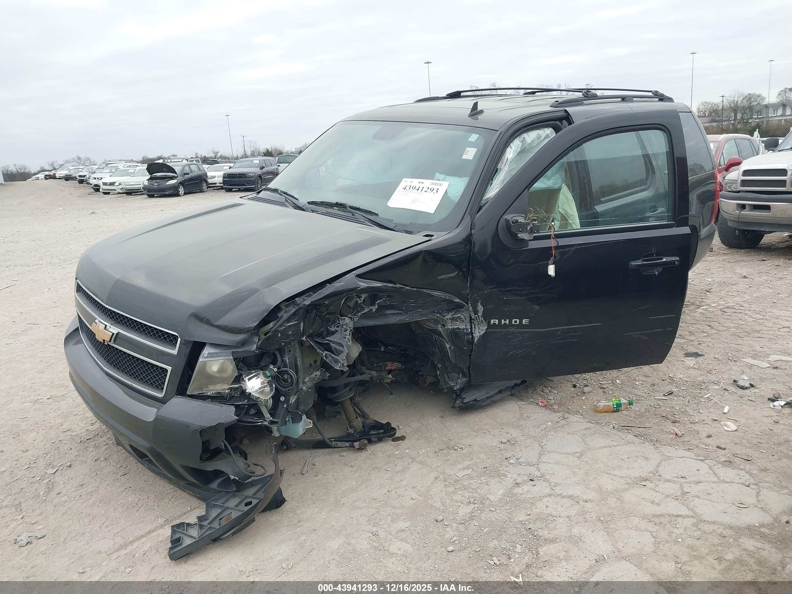 CHEVROLET TAHOE image 2