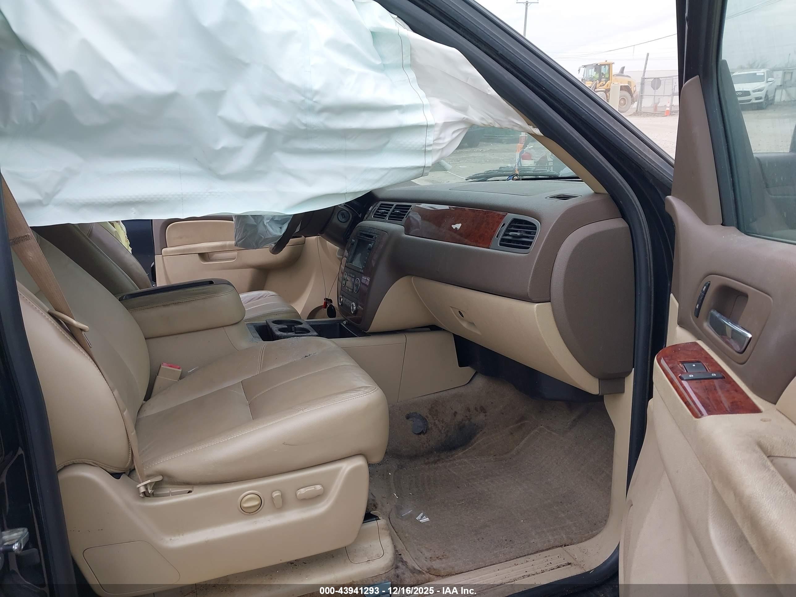 CHEVROLET TAHOE image 5