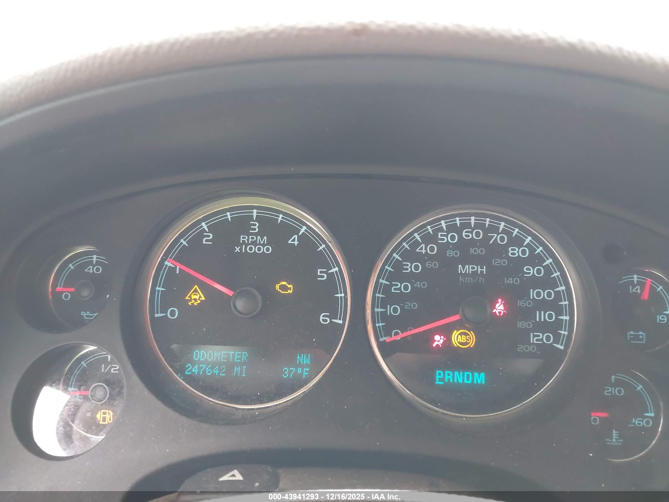 CHEVROLET TAHOE image 7