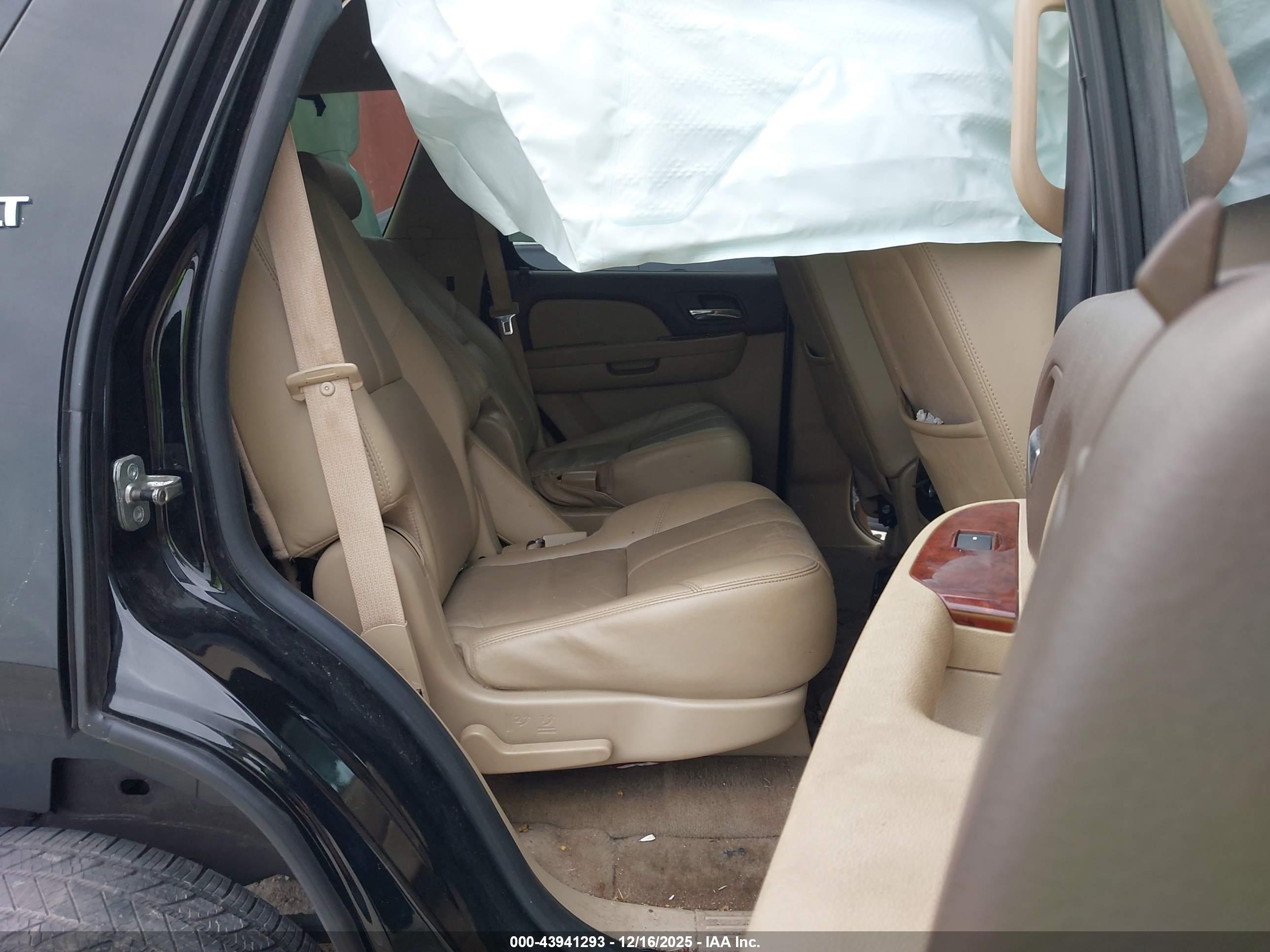 CHEVROLET TAHOE image 8