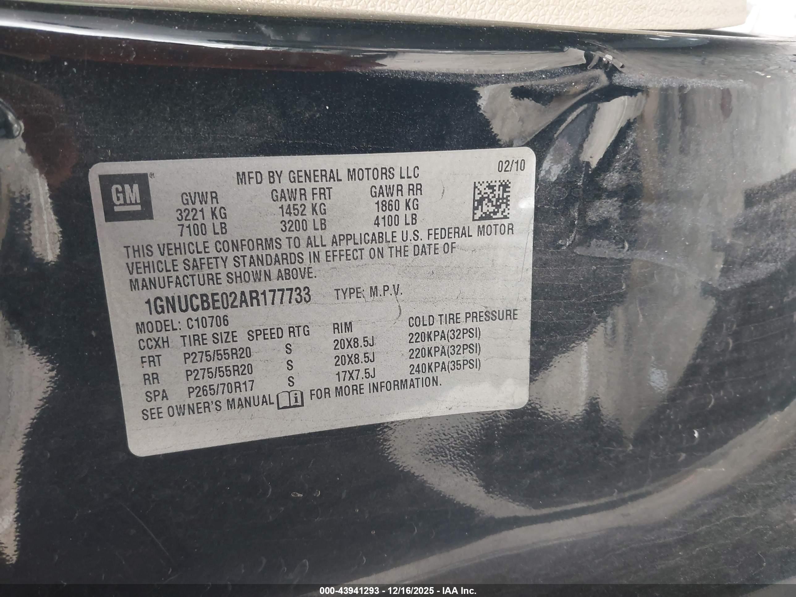 CHEVROLET TAHOE image 9