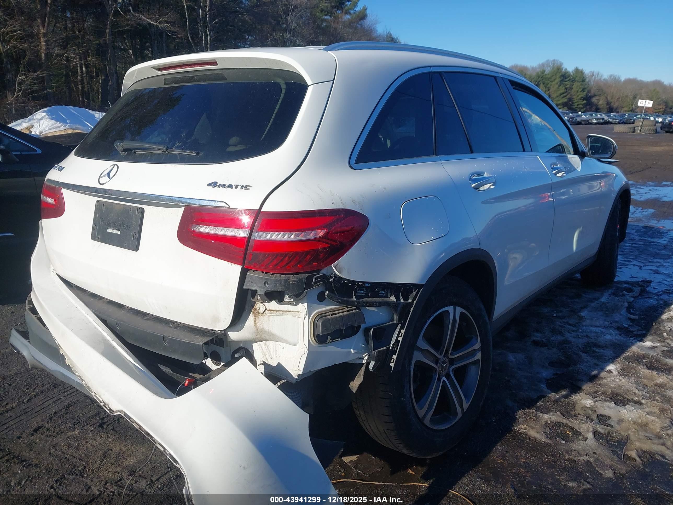 MERCEDES-BENZ GLC image 4
