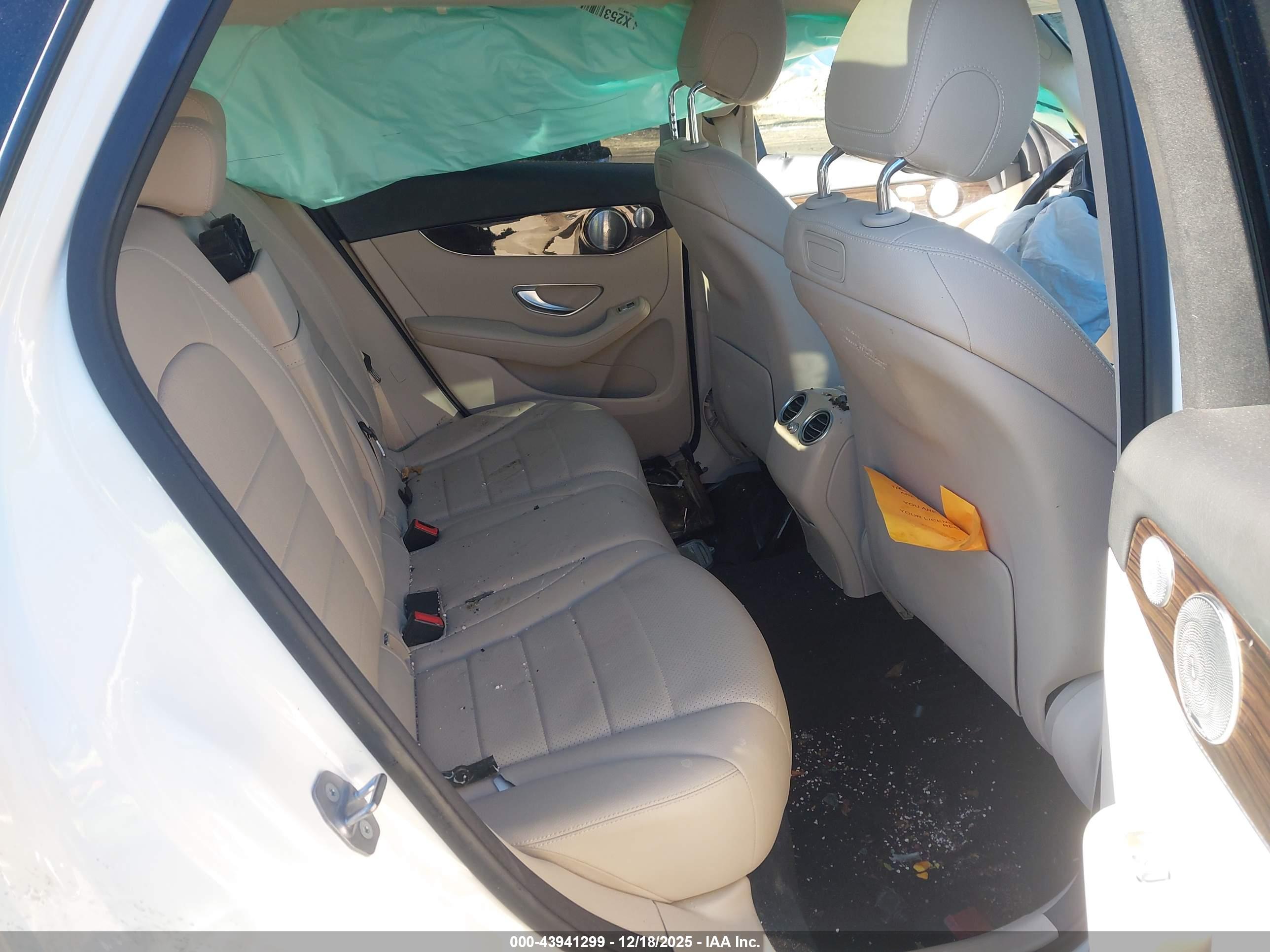 MERCEDES-BENZ GLC image 8
