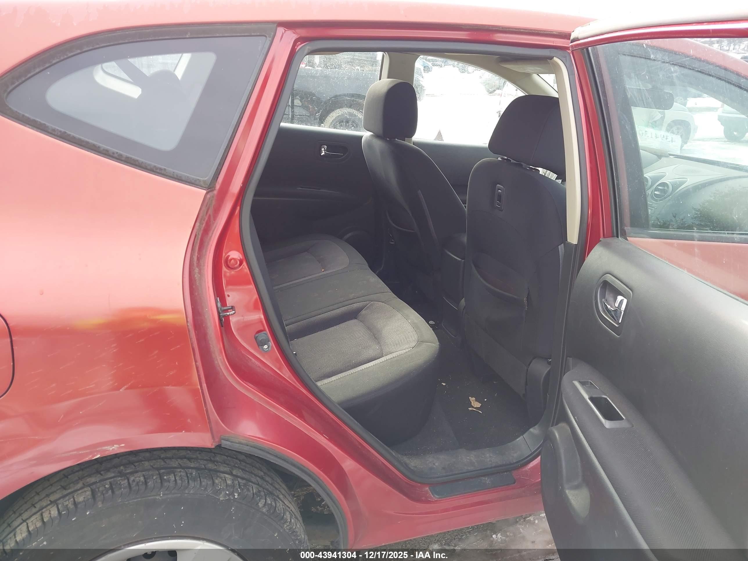 NISSAN ROGUE image 8