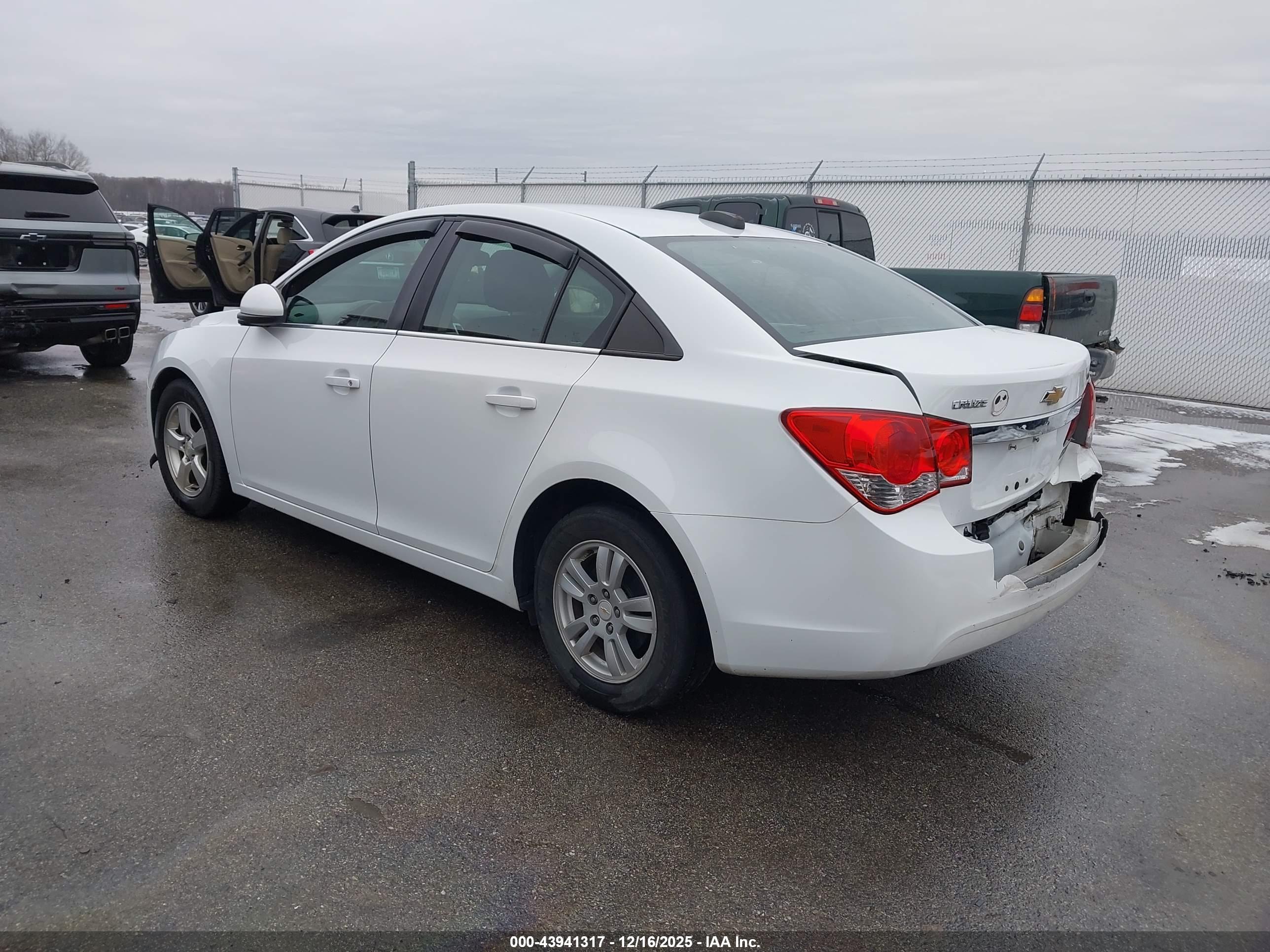 CHEVROLET CRUZE image 3