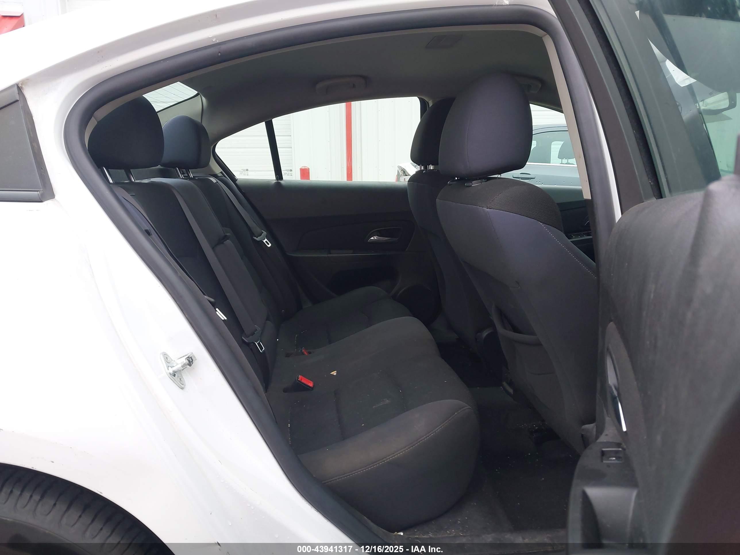 CHEVROLET CRUZE image 8