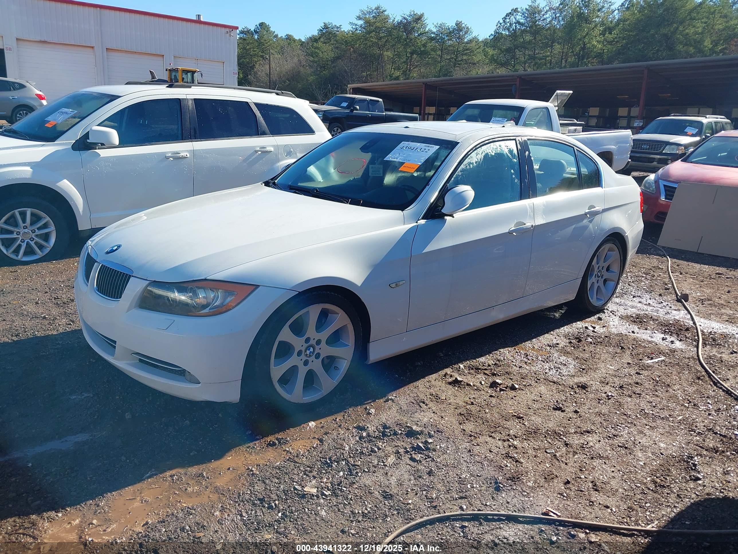 BMW 335I image 2