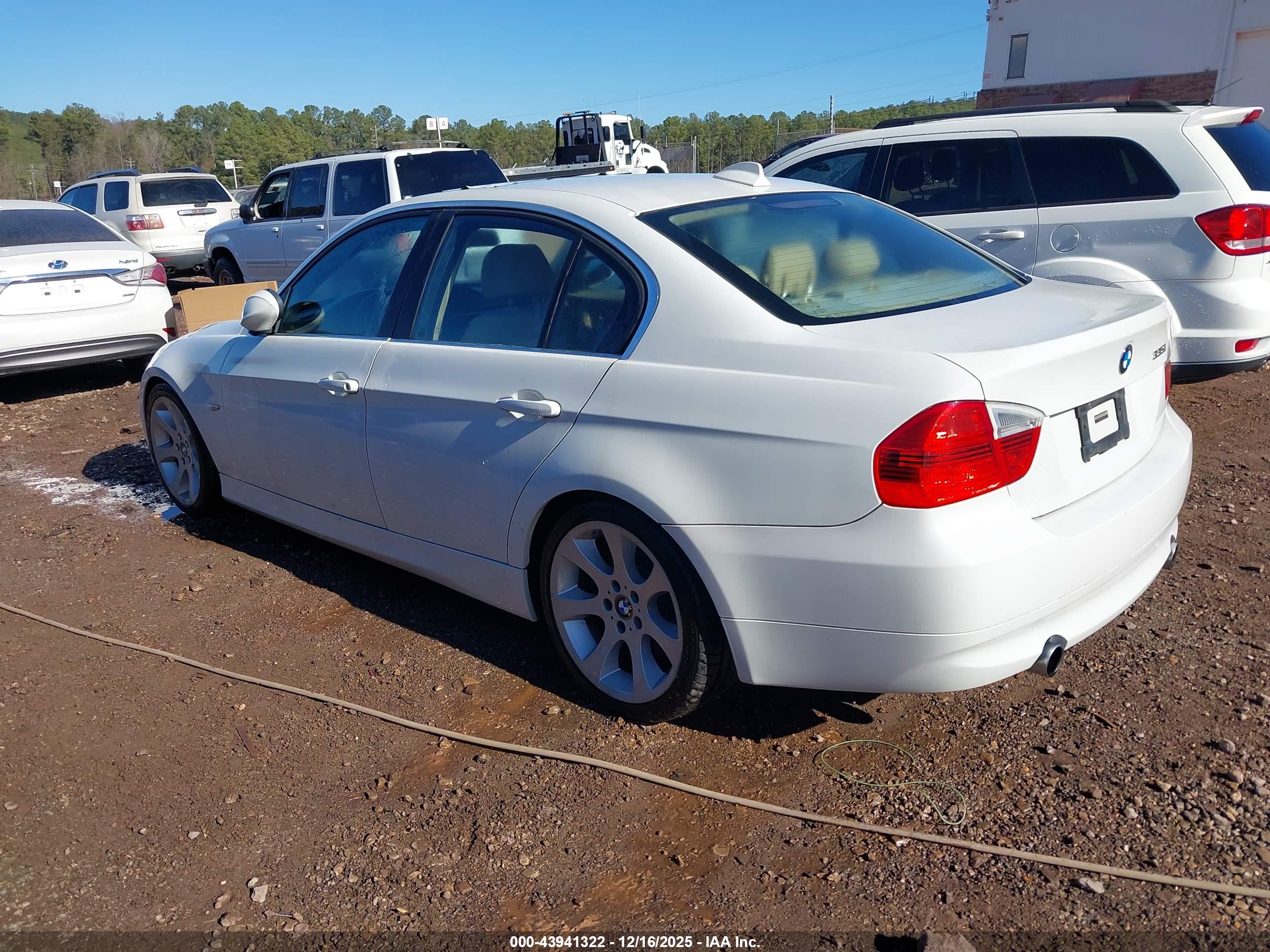 BMW 335I image 3