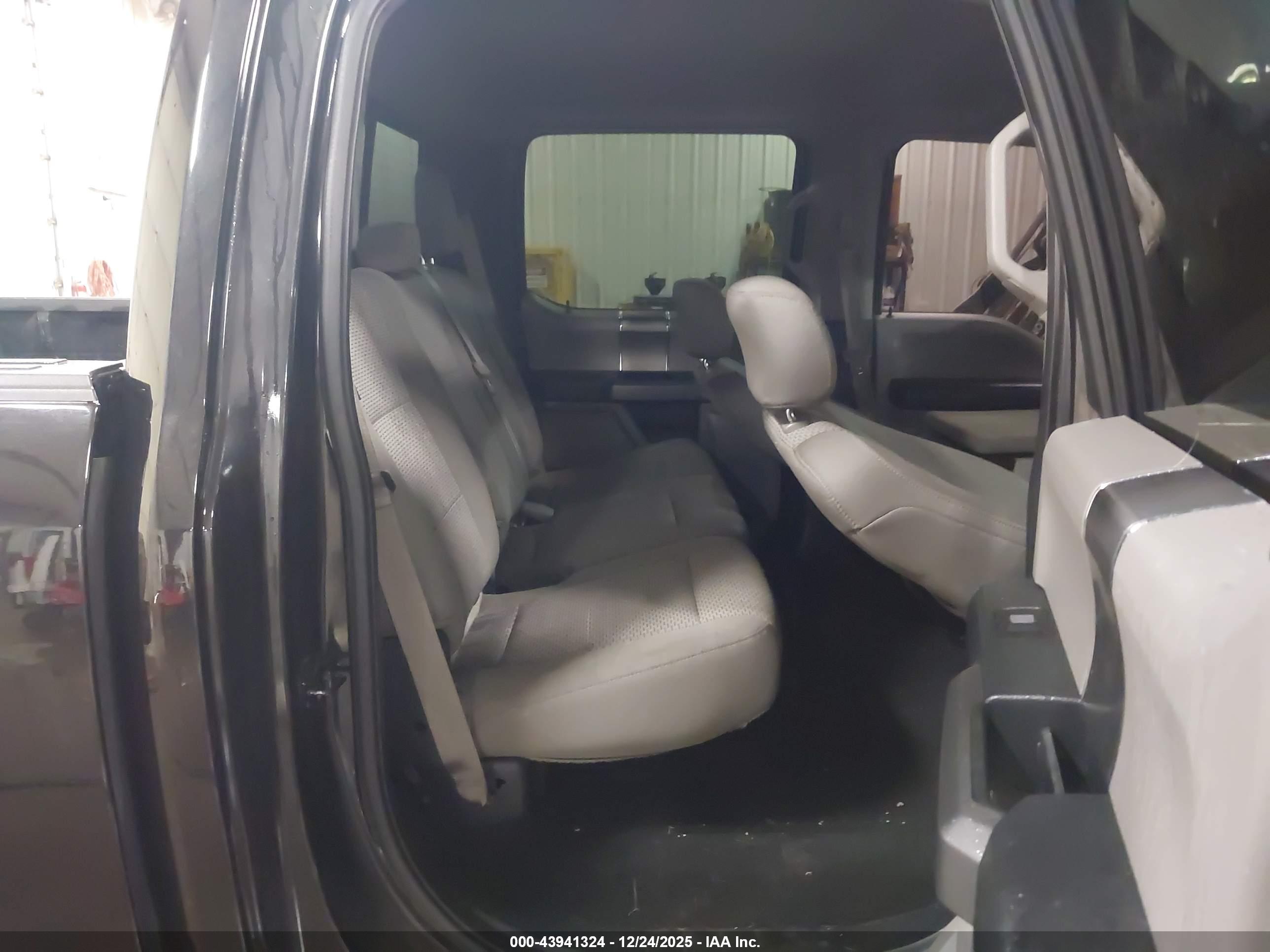 FORD F-150 image 8