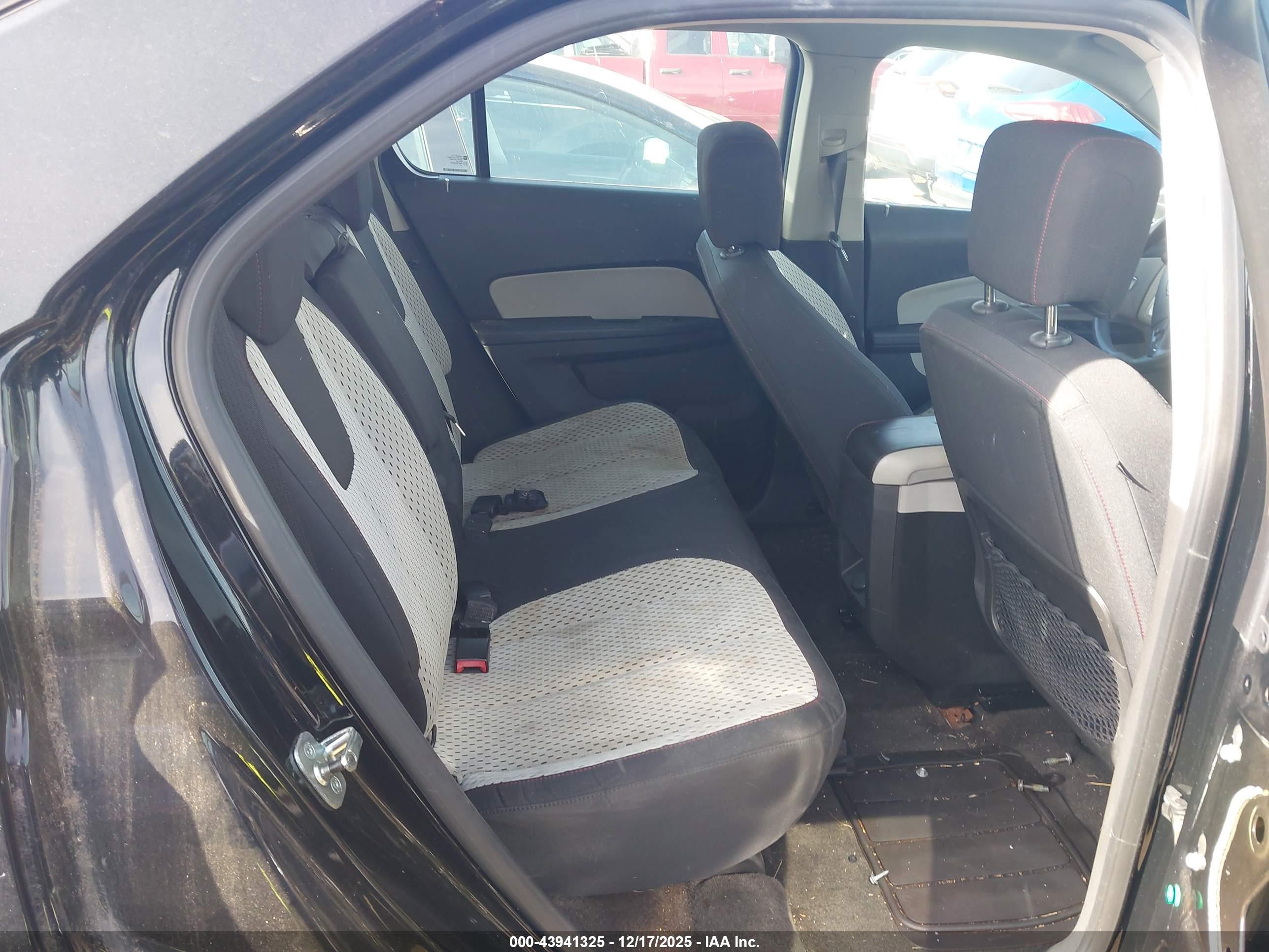 CHEVROLET EQUINOX image 8