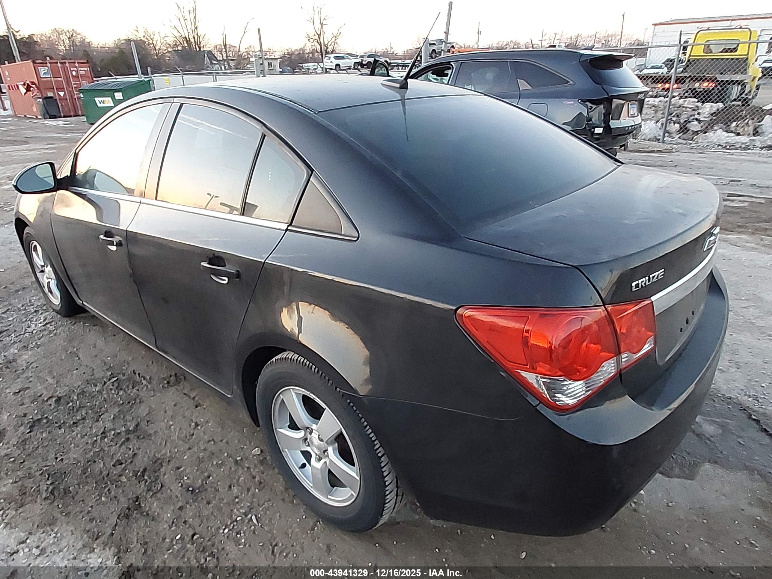 CHEVROLET CRUZE image 3