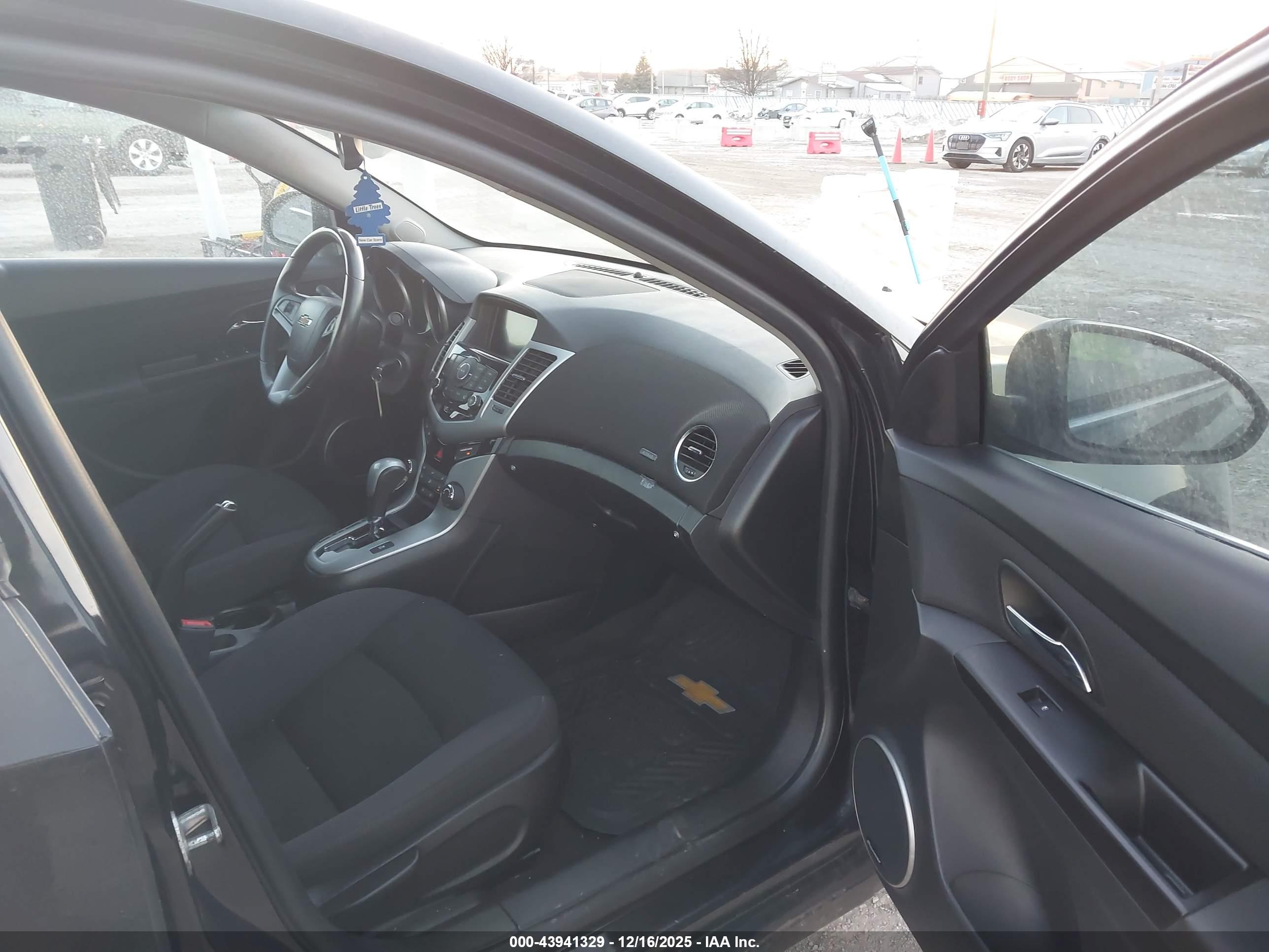 CHEVROLET CRUZE image 5