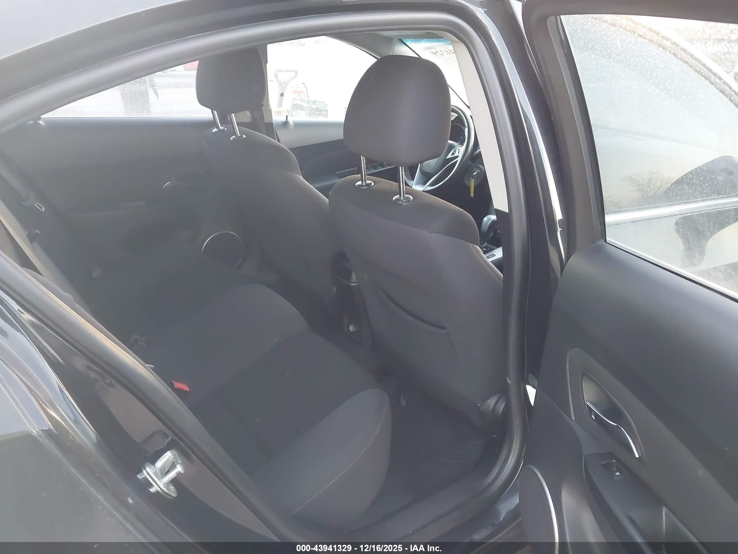 CHEVROLET CRUZE image 8