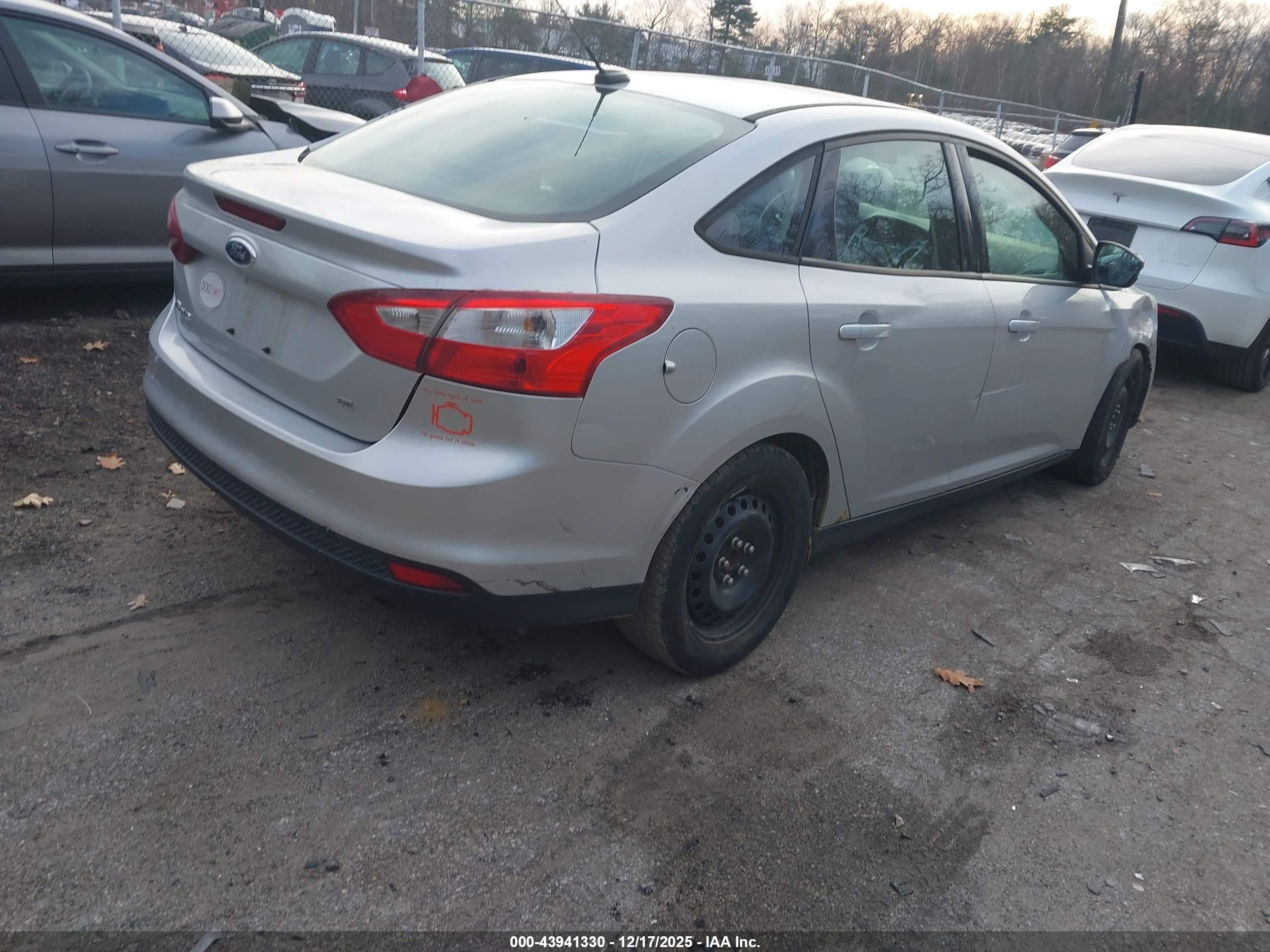 FORD FOCUS image 4