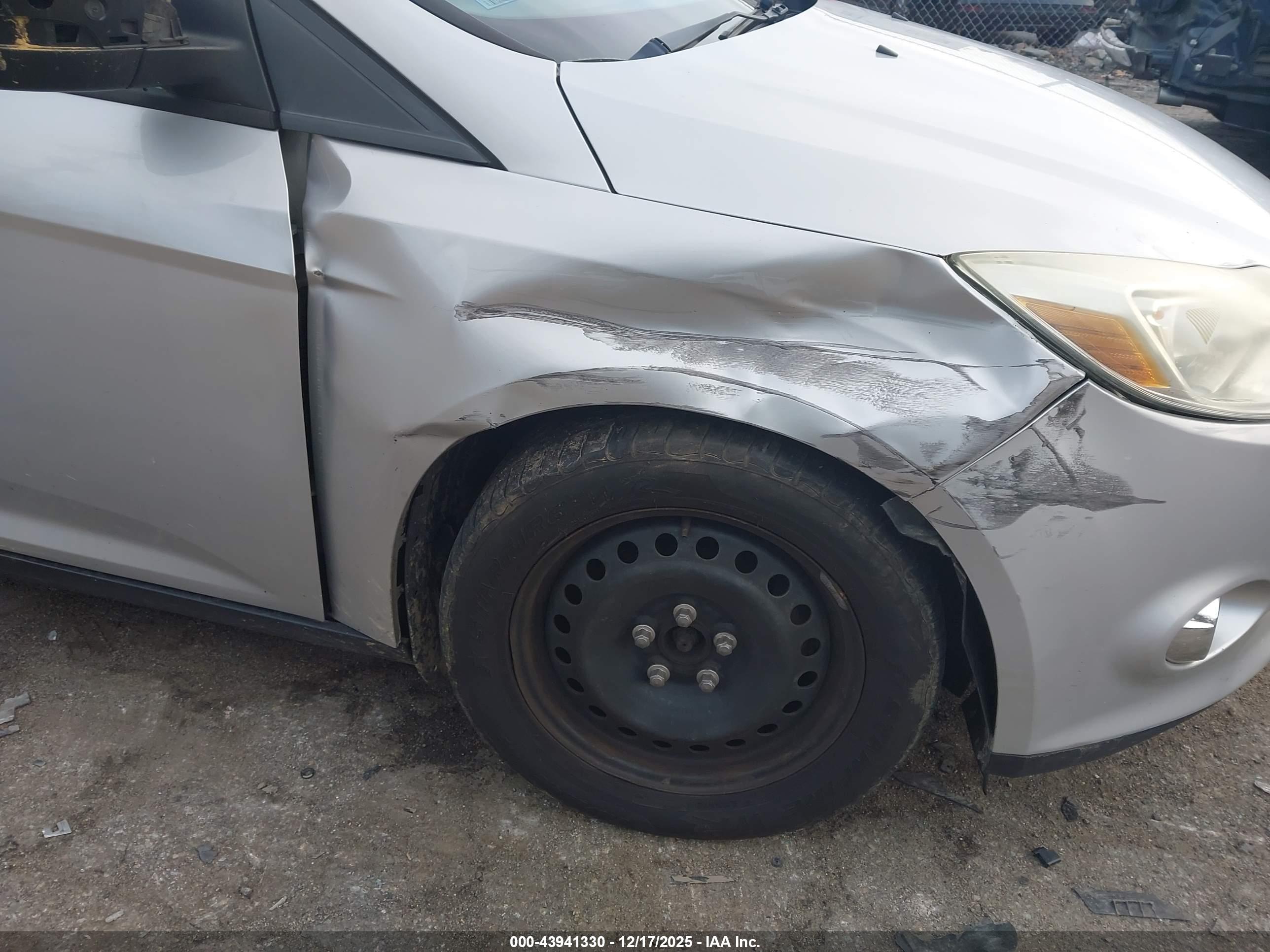 FORD FOCUS image 6