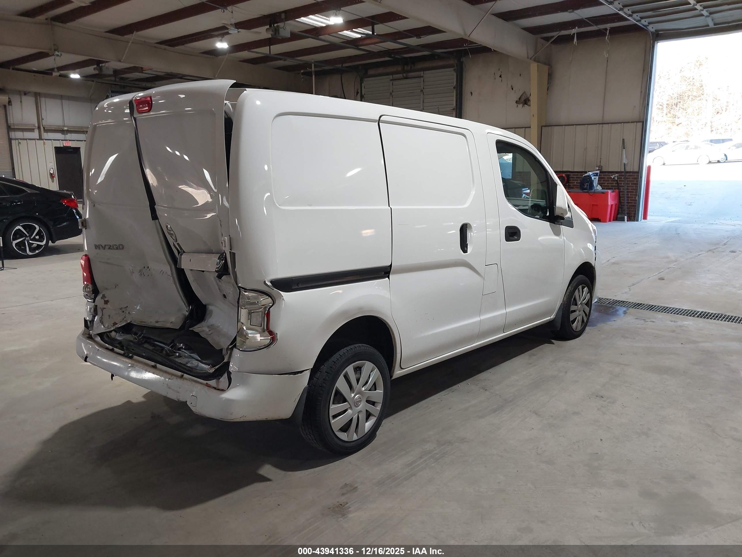 NISSAN NV200 image 4