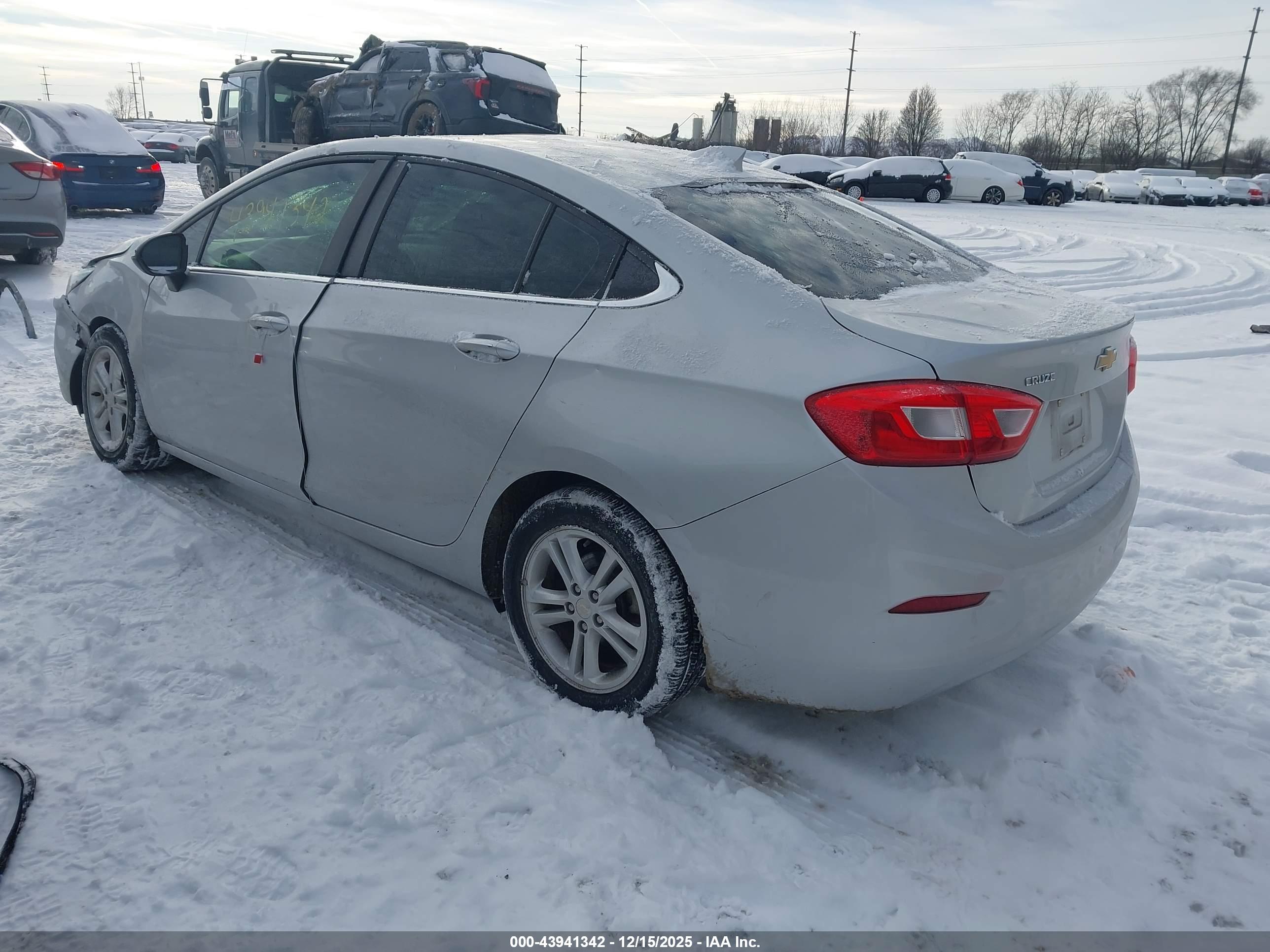CHEVROLET CRUZE image 3