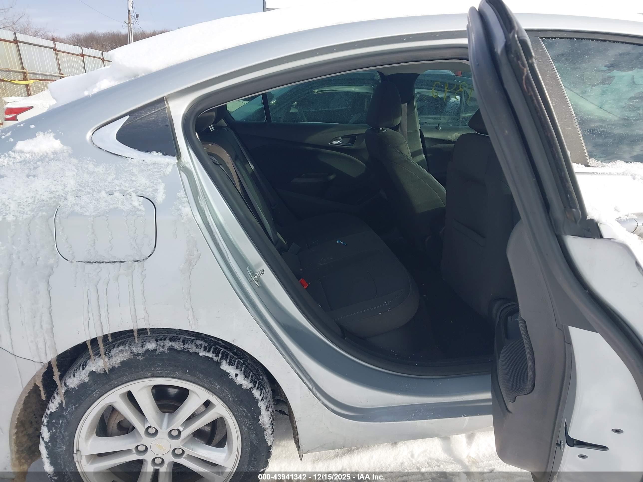 CHEVROLET CRUZE image 8