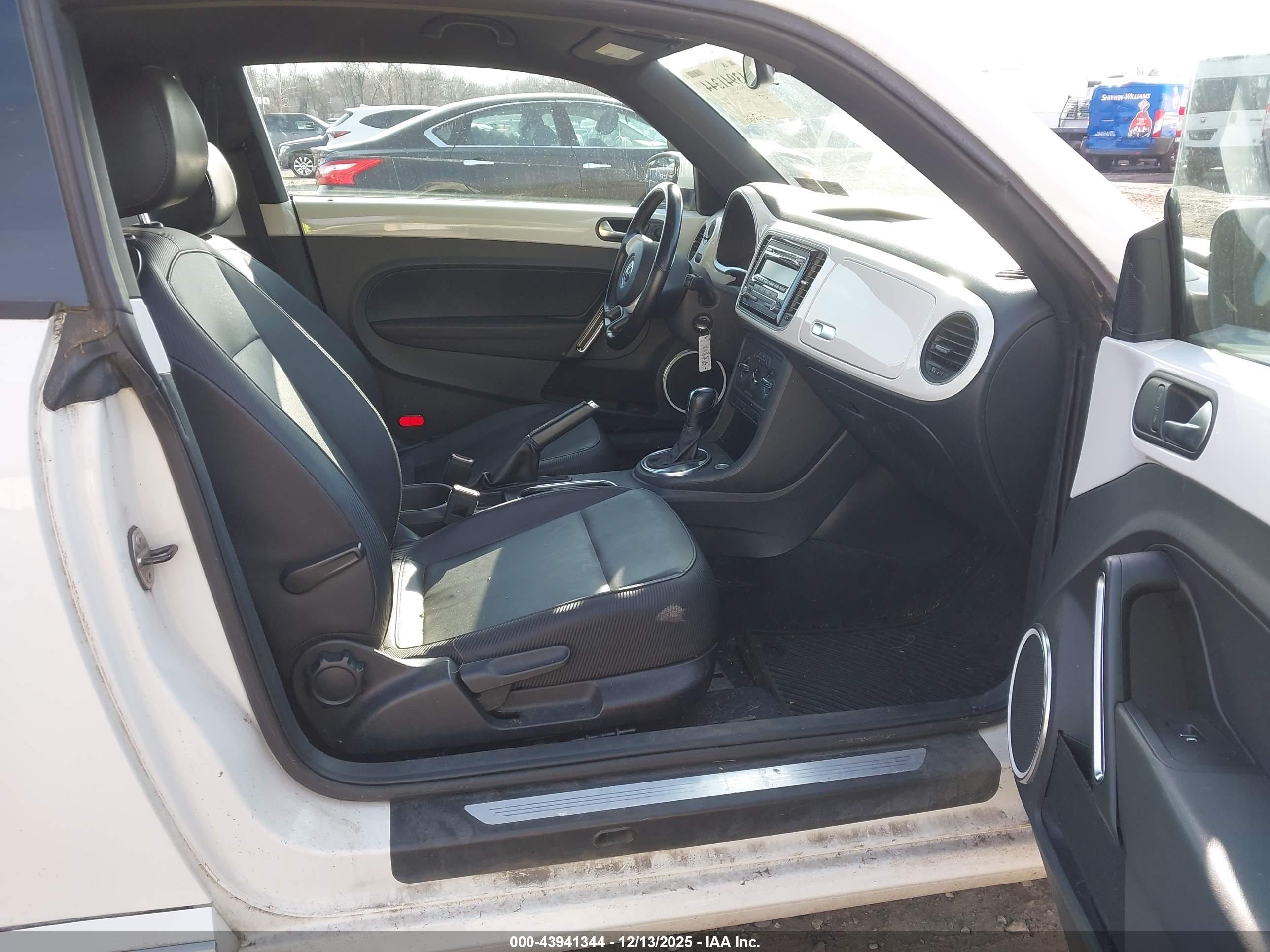 VOLKSWAGEN BEETLE image 5