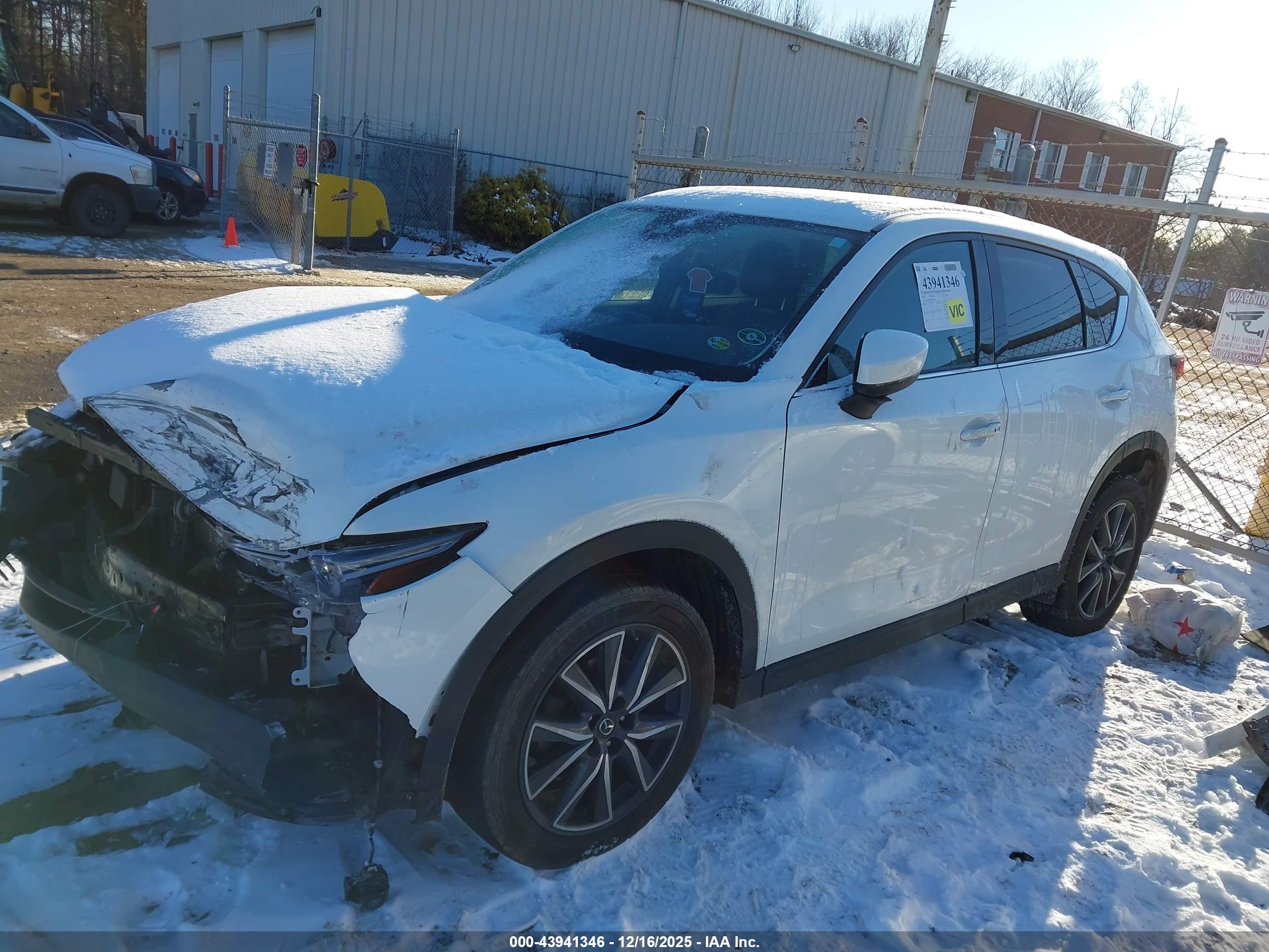 MAZDA CX-5 image 2