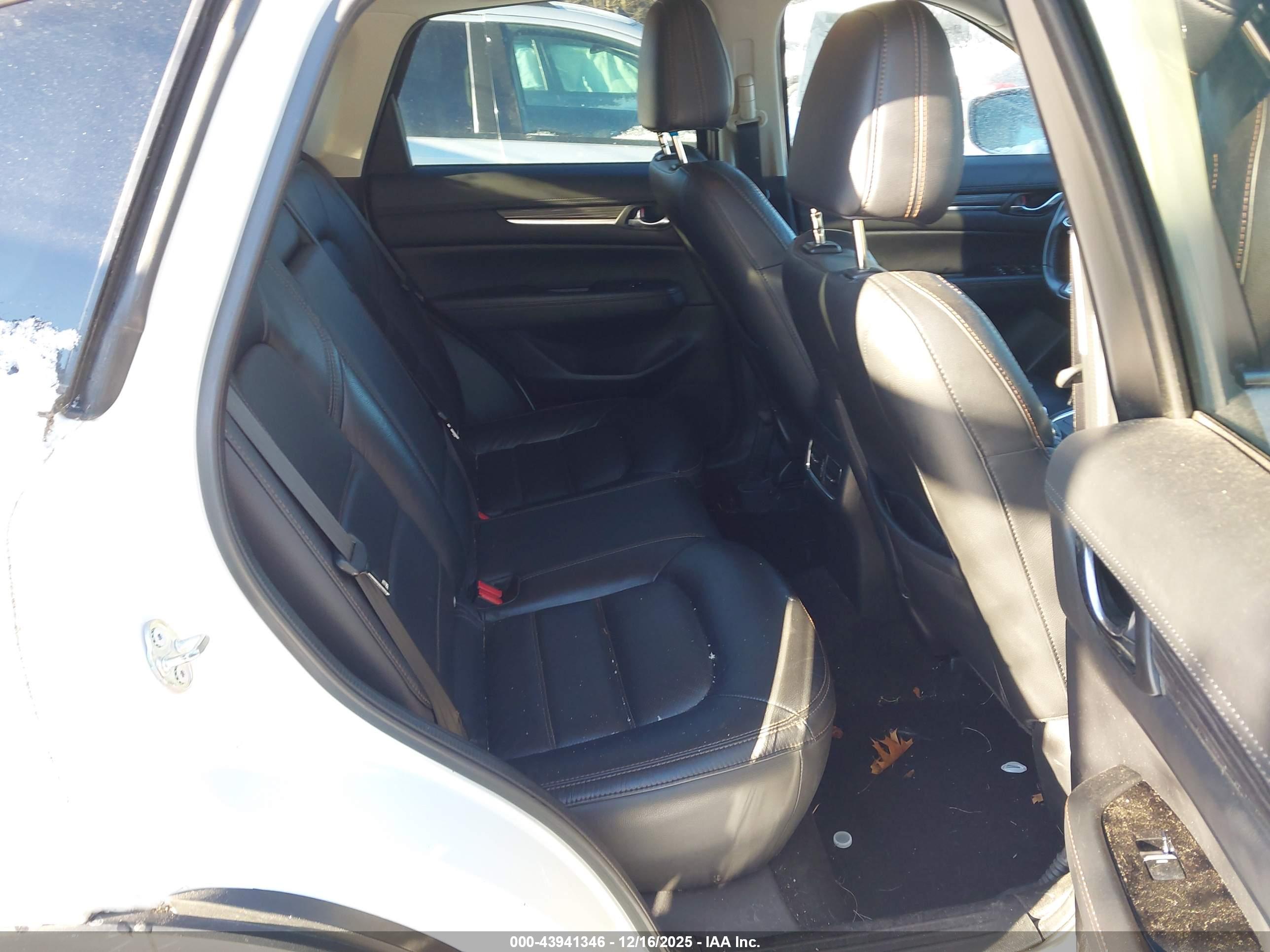MAZDA CX-5 image 8