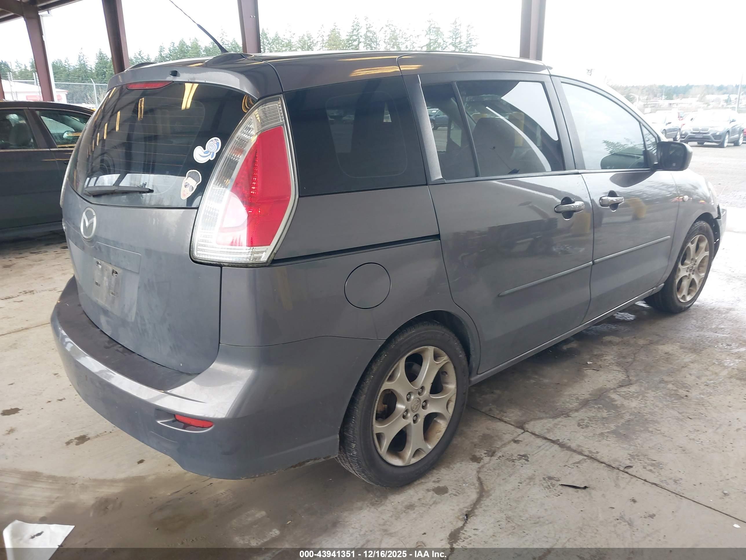 MAZDA MAZDA5 image 4
