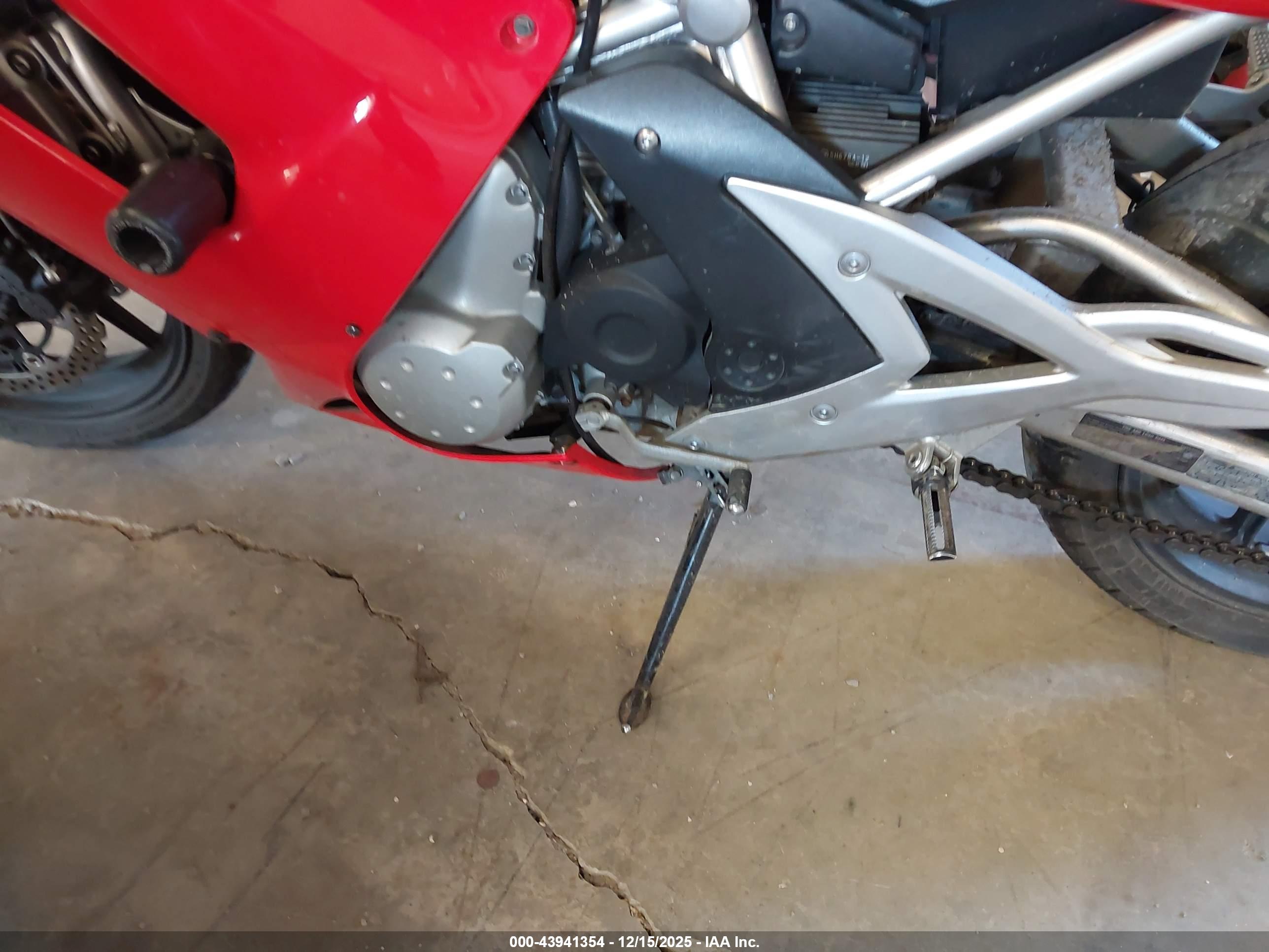 KAWASAKI EX650 image 9