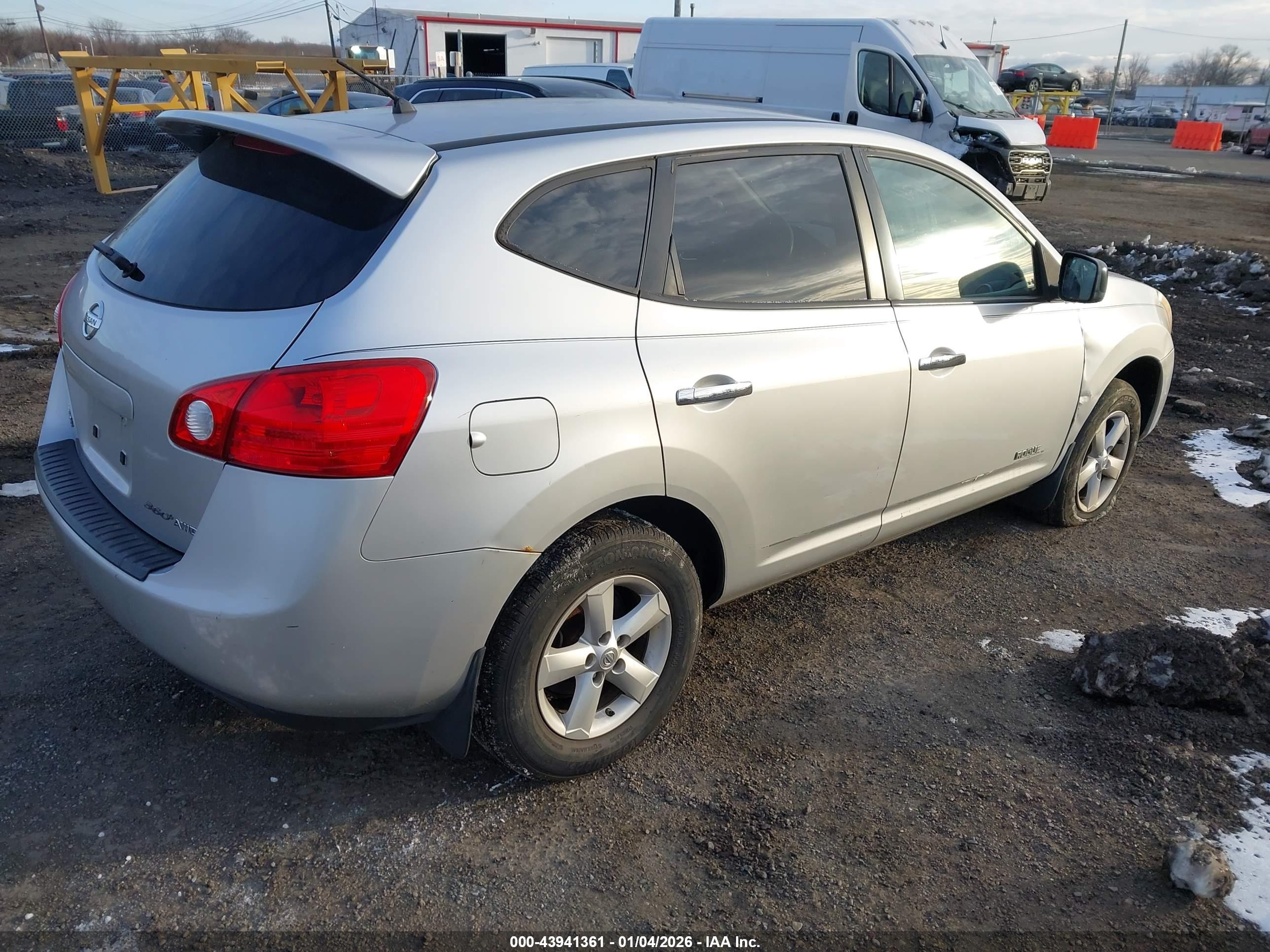 NISSAN ROGUE image 4