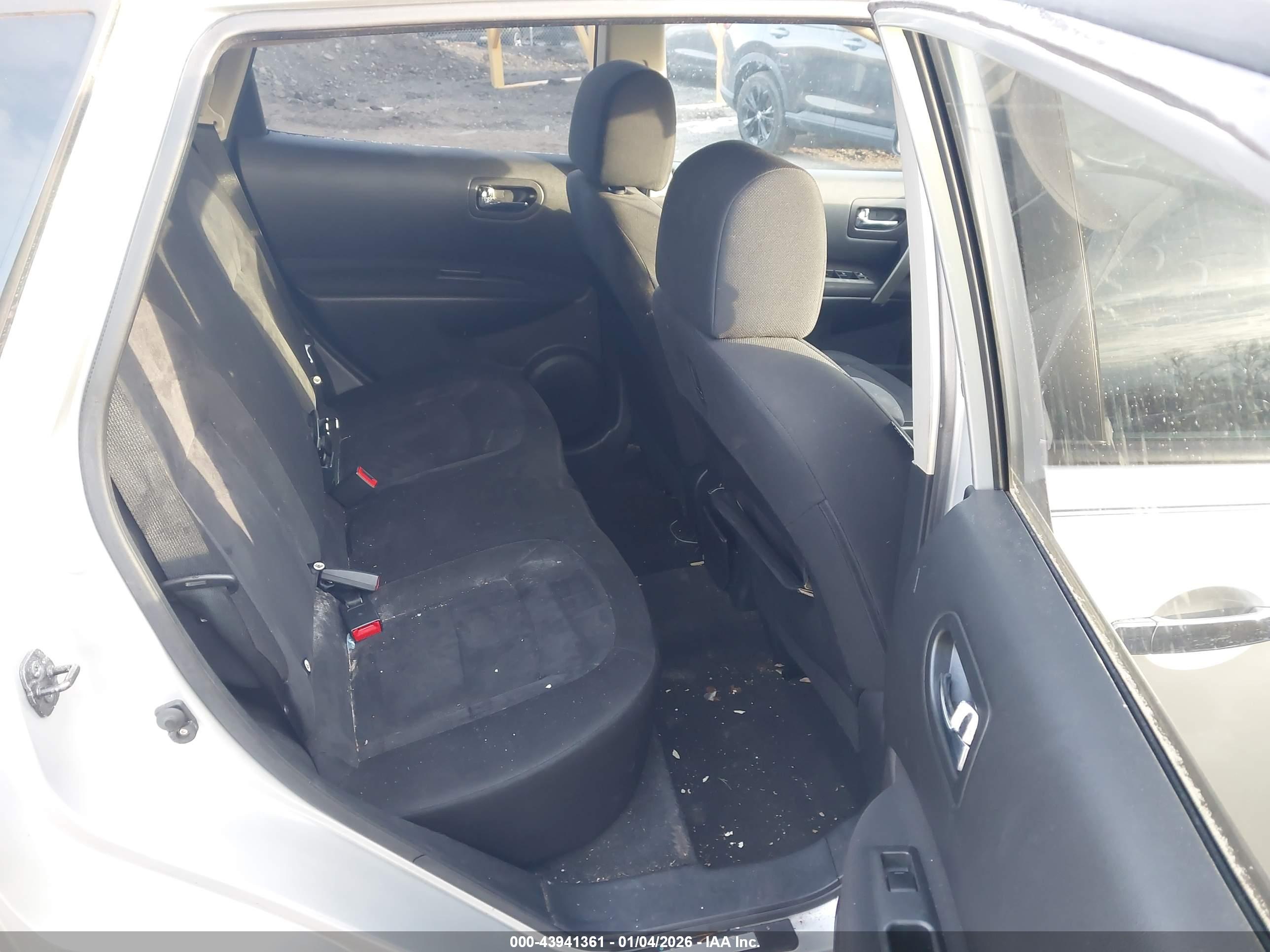 NISSAN ROGUE image 8