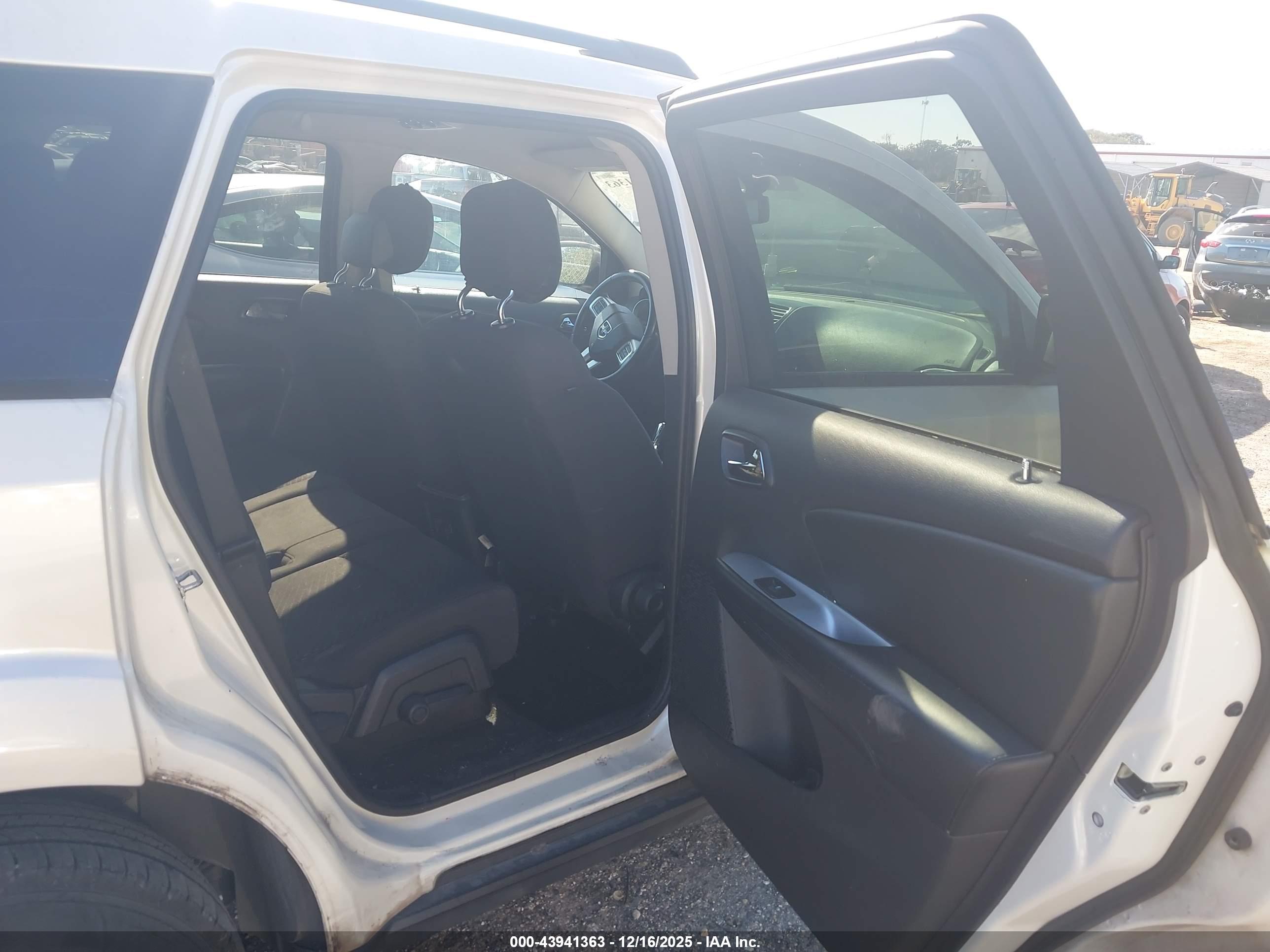 DODGE JOURNEY image 8