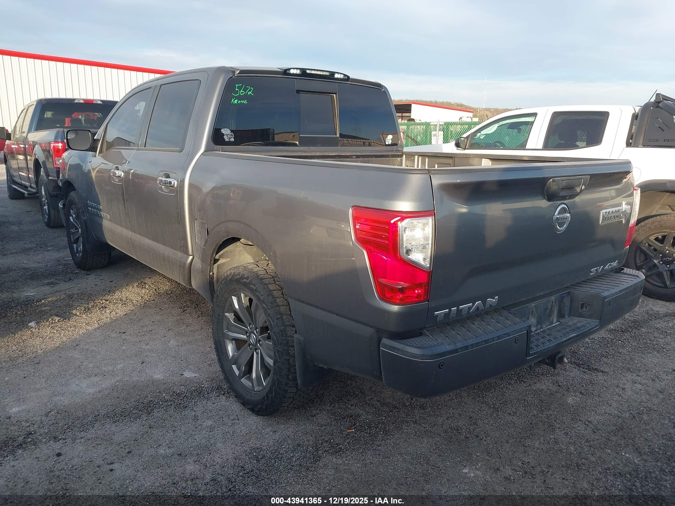 NISSAN TITAN image 3