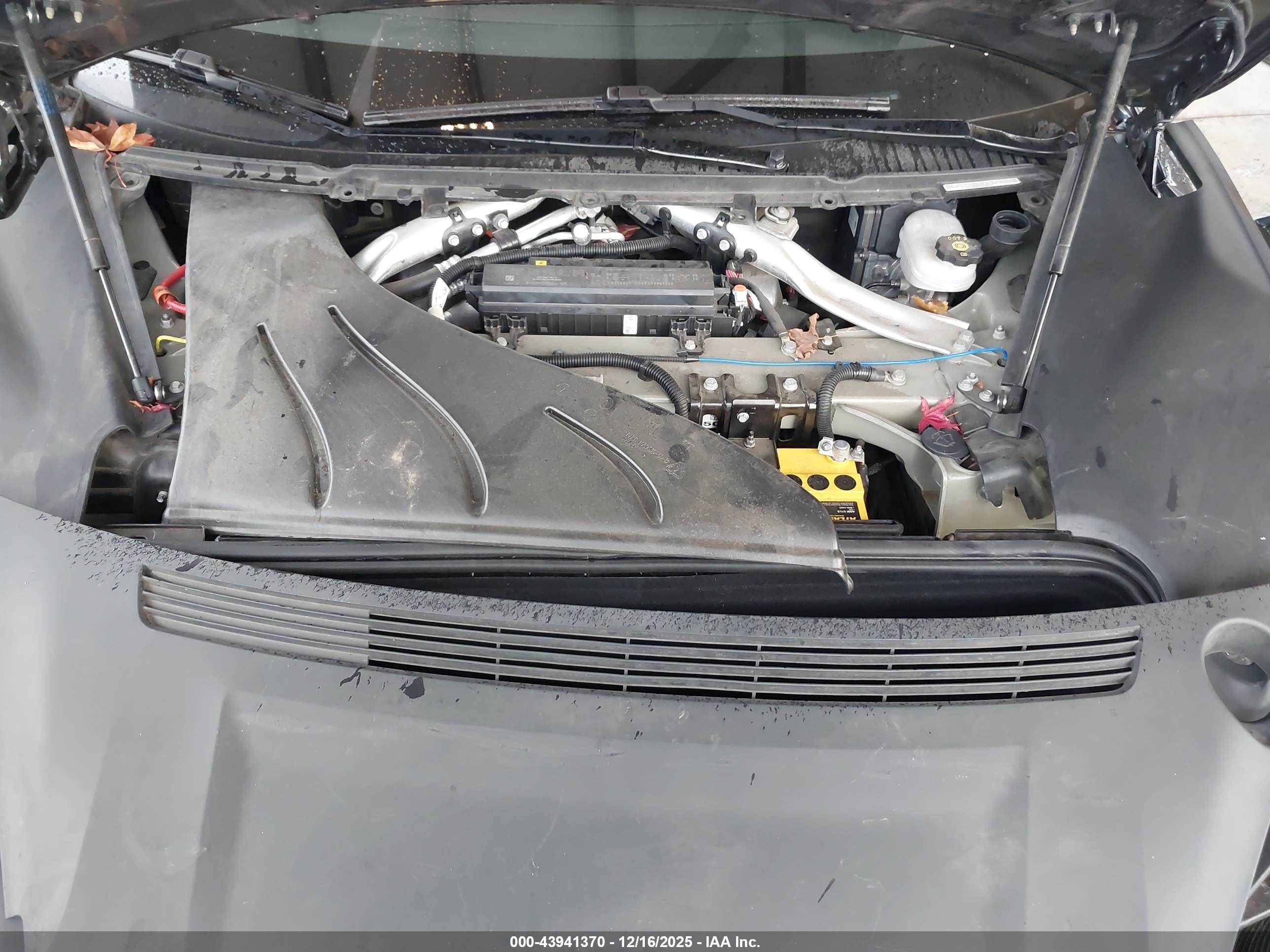 TESLA MODEL image 10