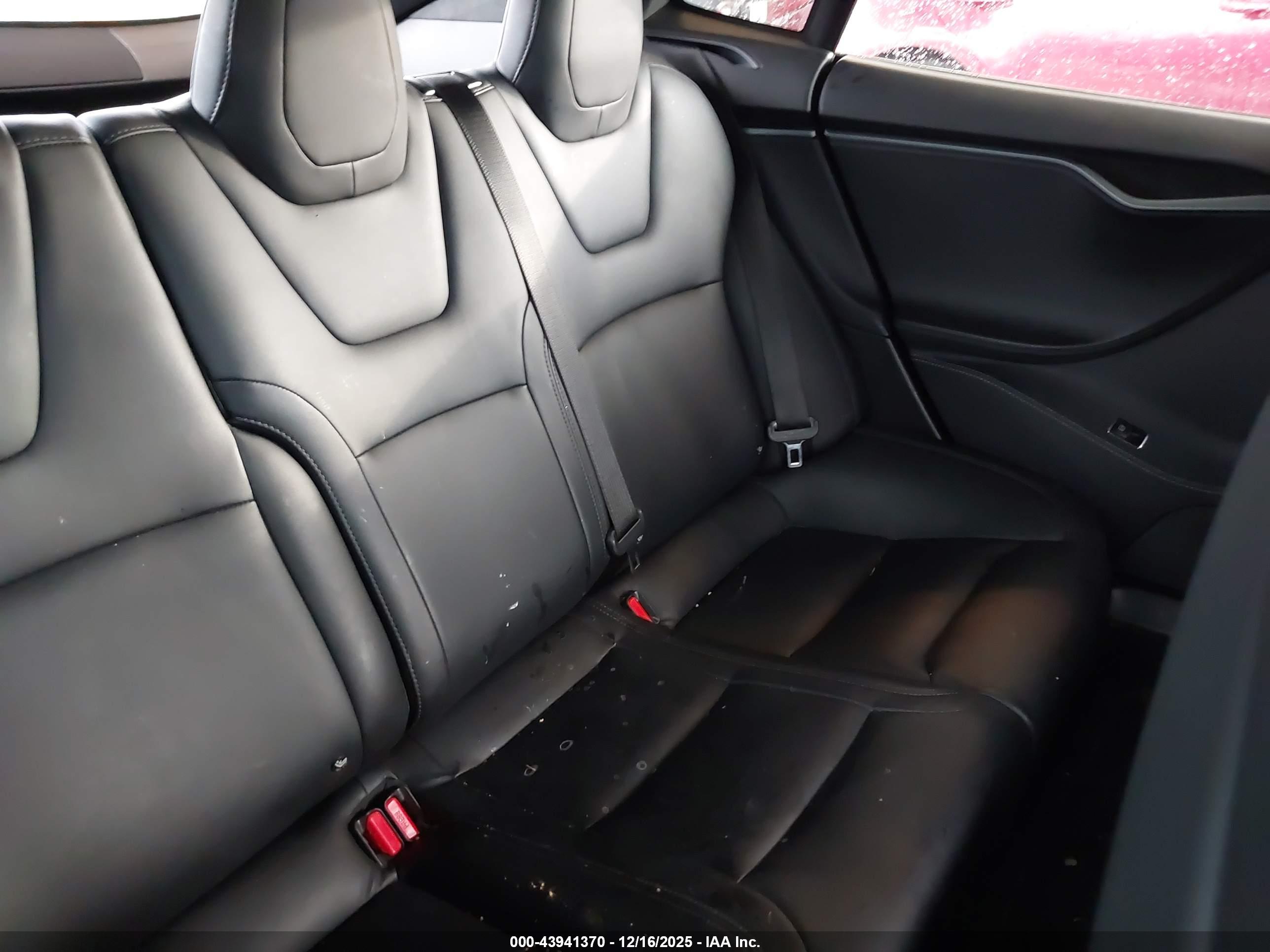 TESLA MODEL image 8