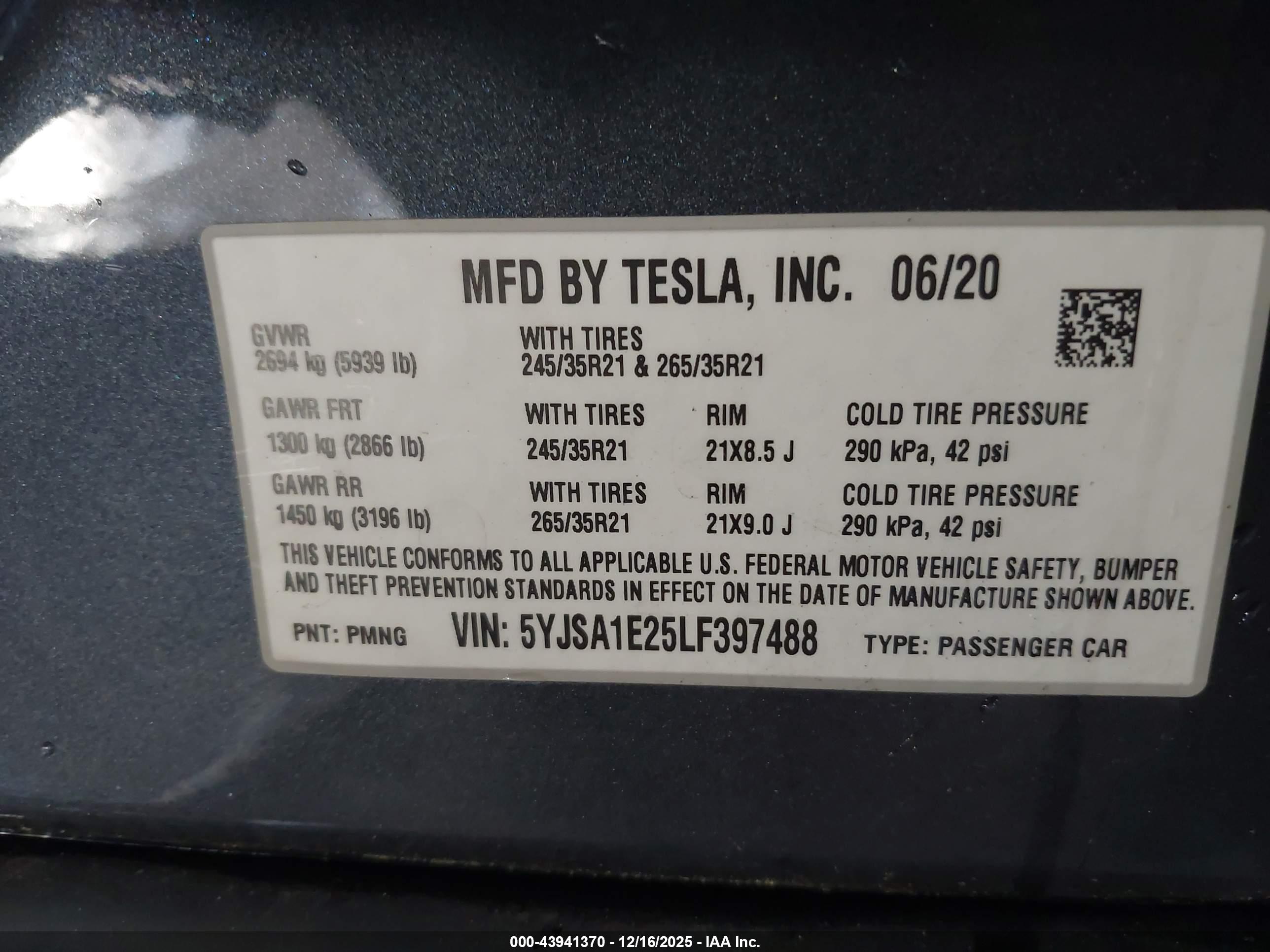TESLA MODEL image 9