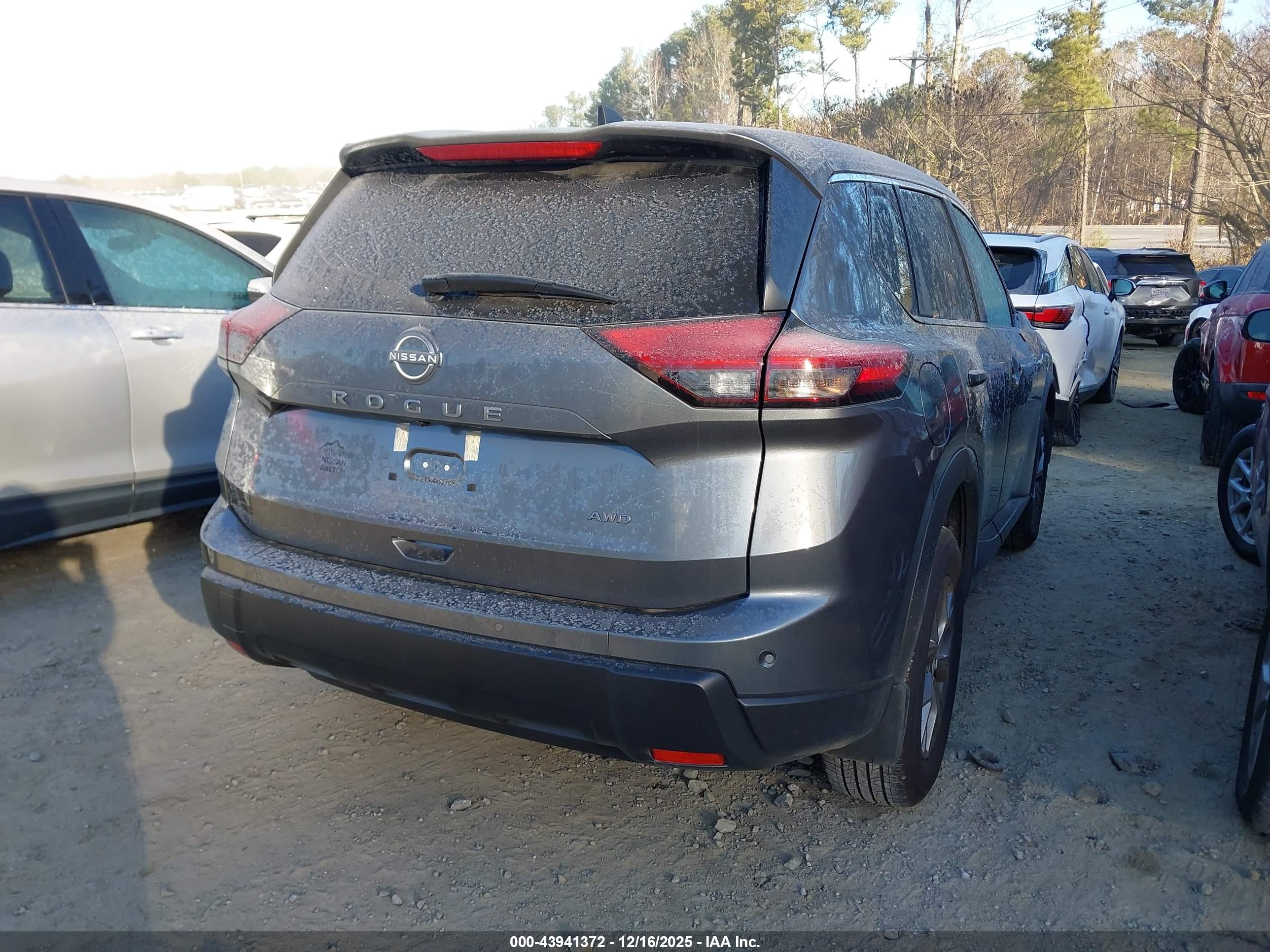 NISSAN ROGUE image 4