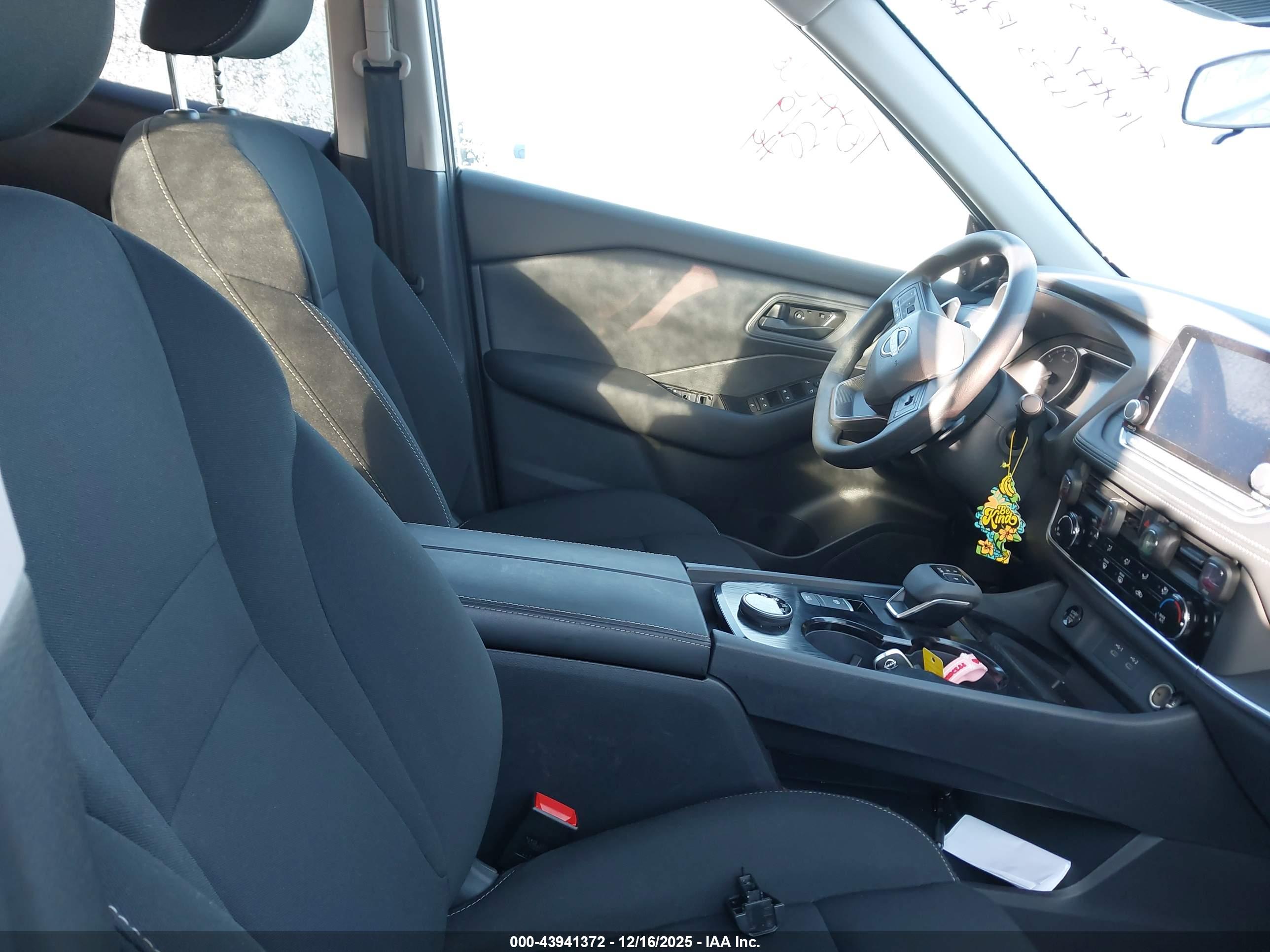 NISSAN ROGUE image 5