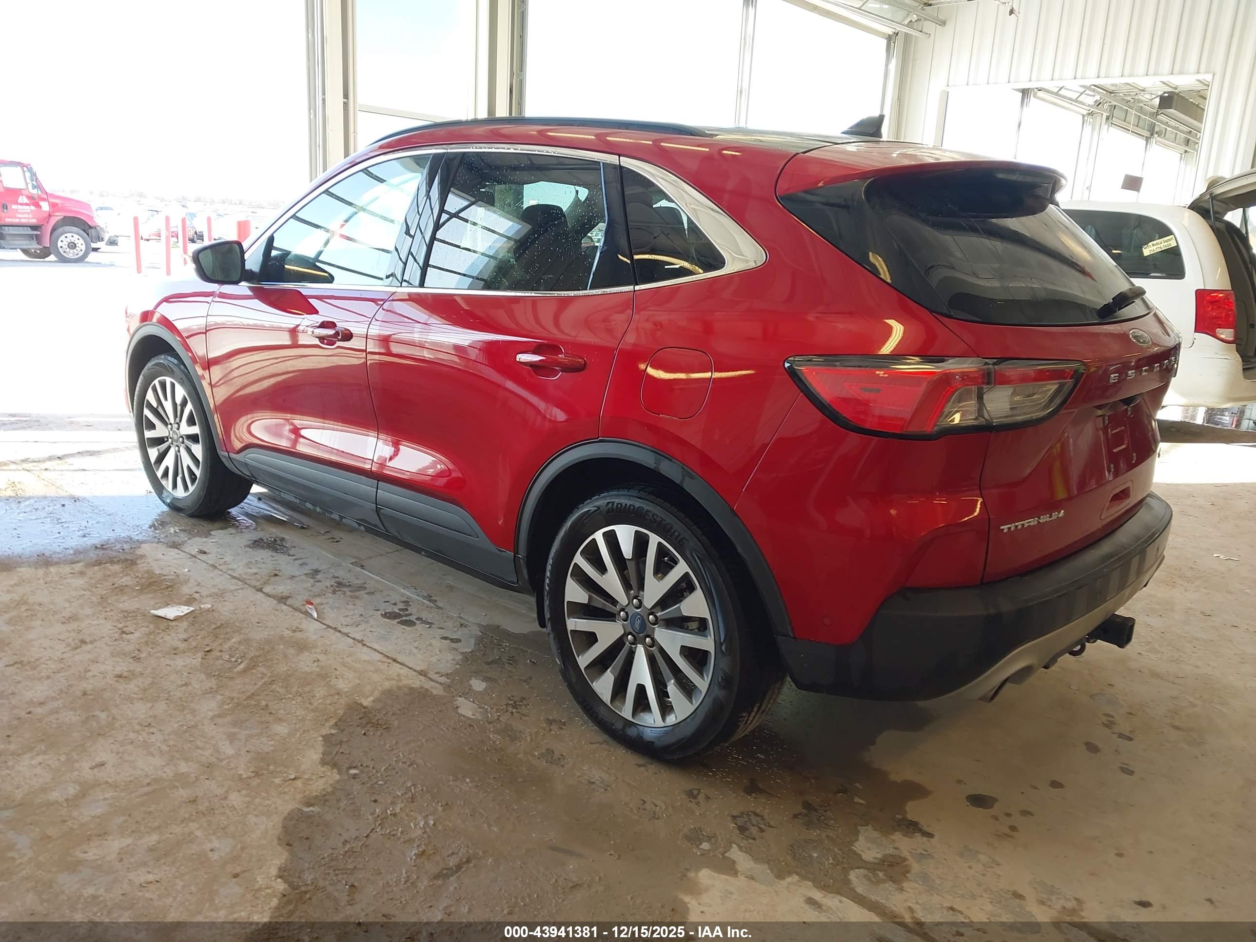 FORD ESCAPE image 3