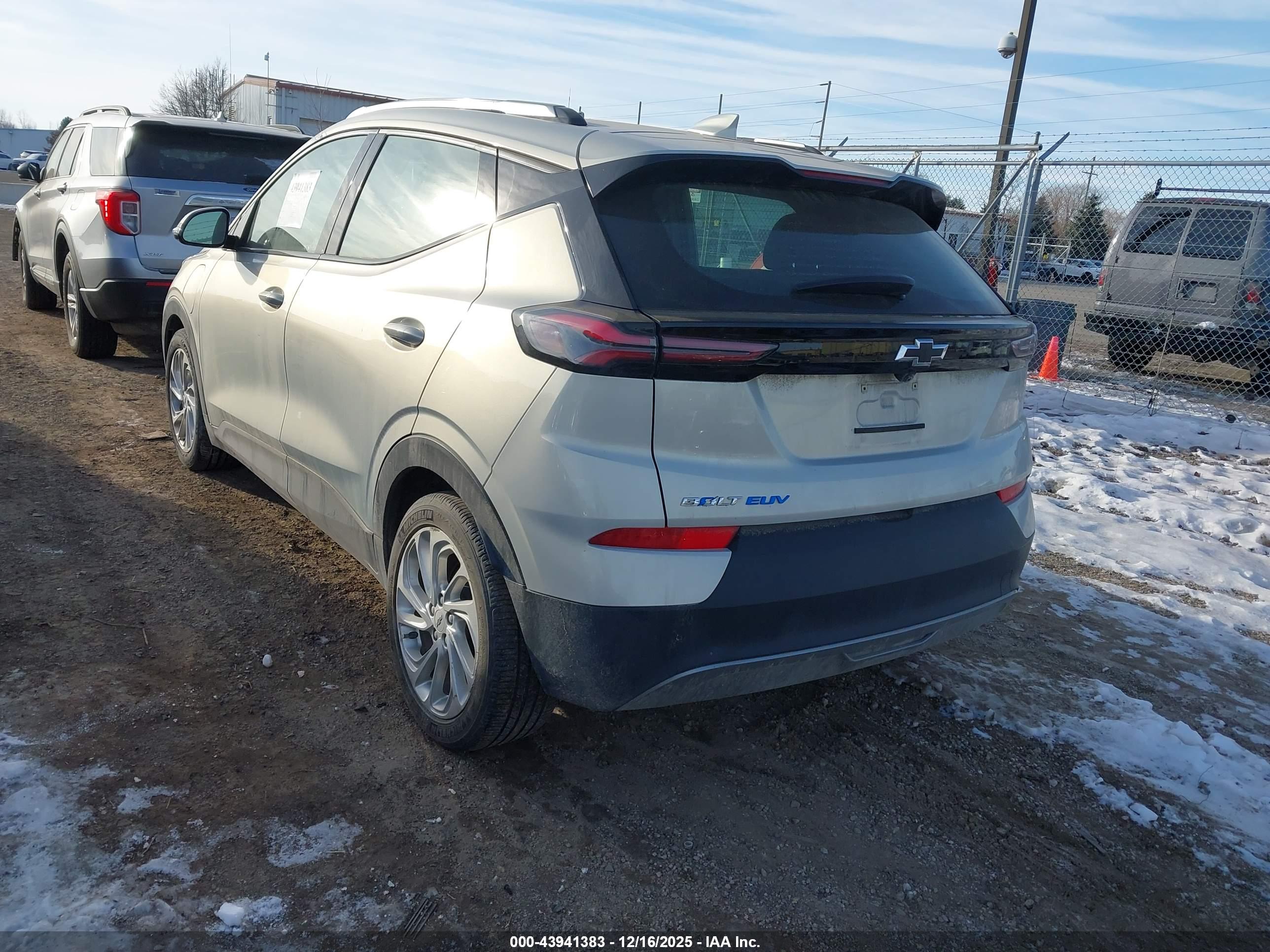 CHEVROLET BOLT image 3