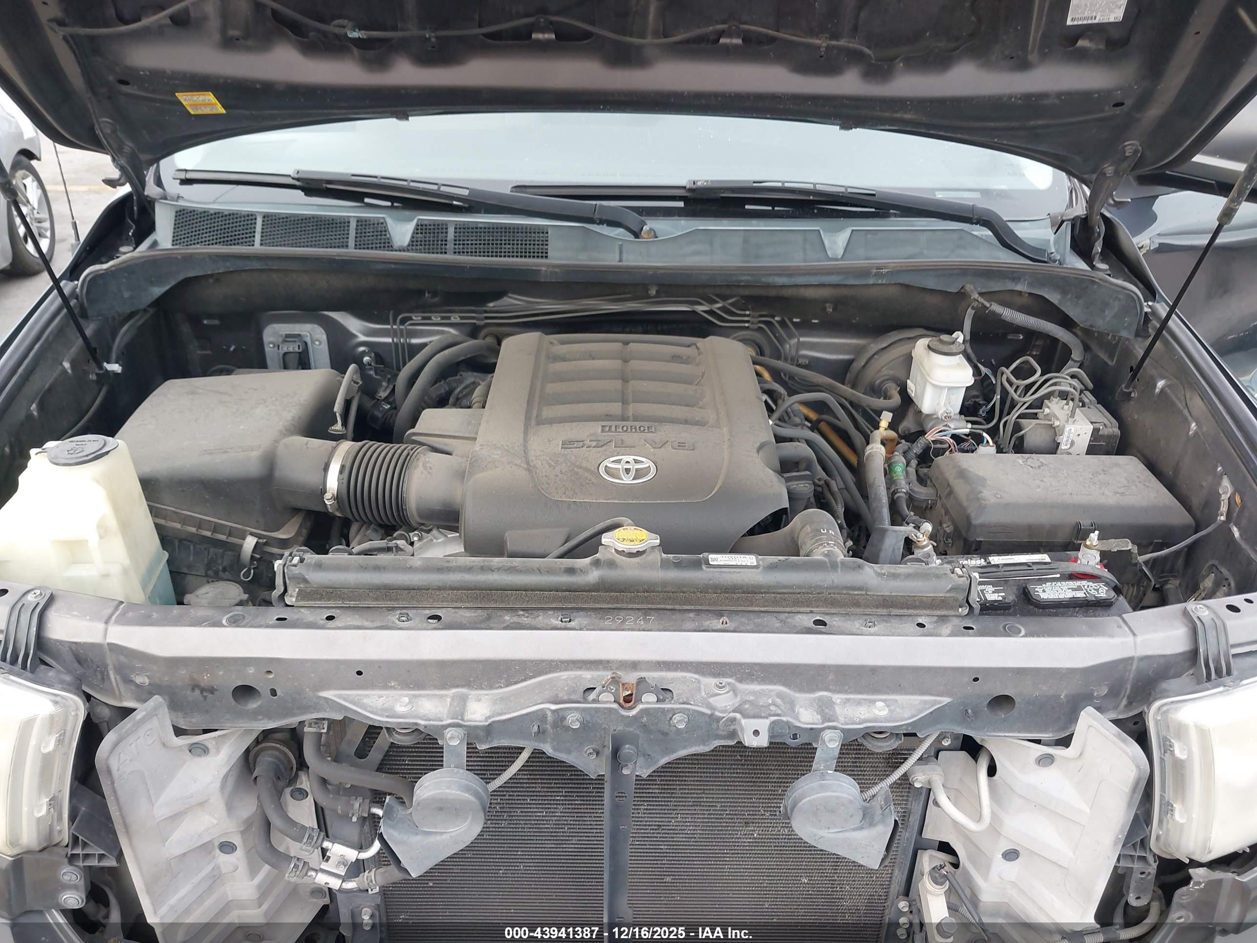 TOYOTA TUNDRA image 10