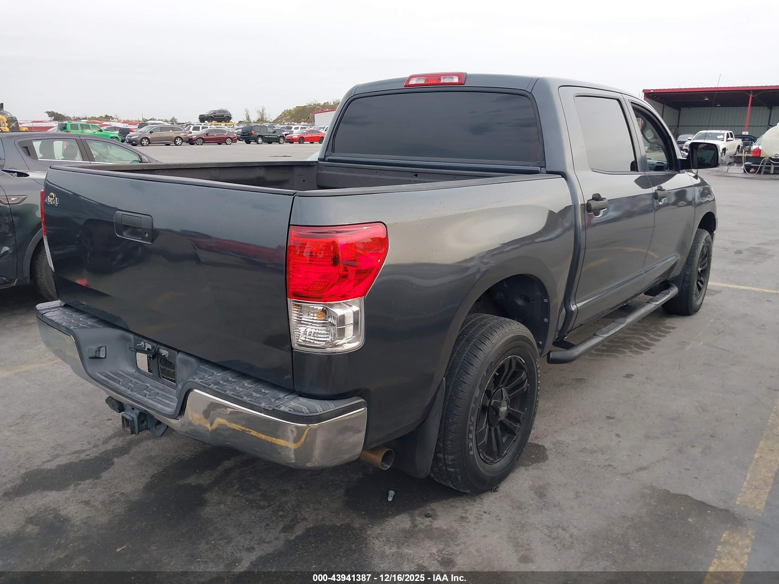 TOYOTA TUNDRA image 4