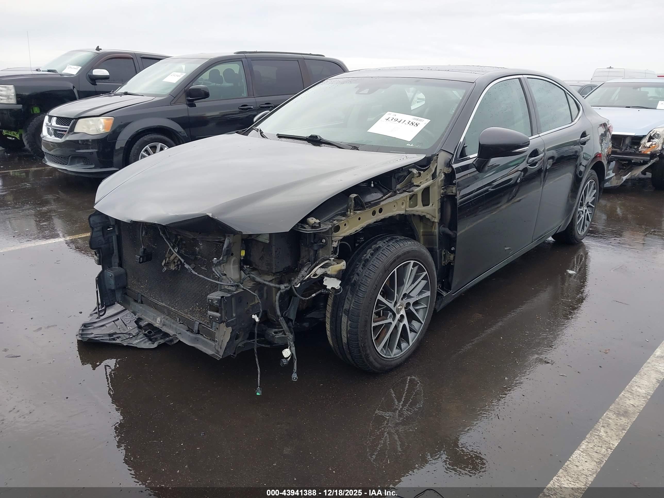 LEXUS ES image 2