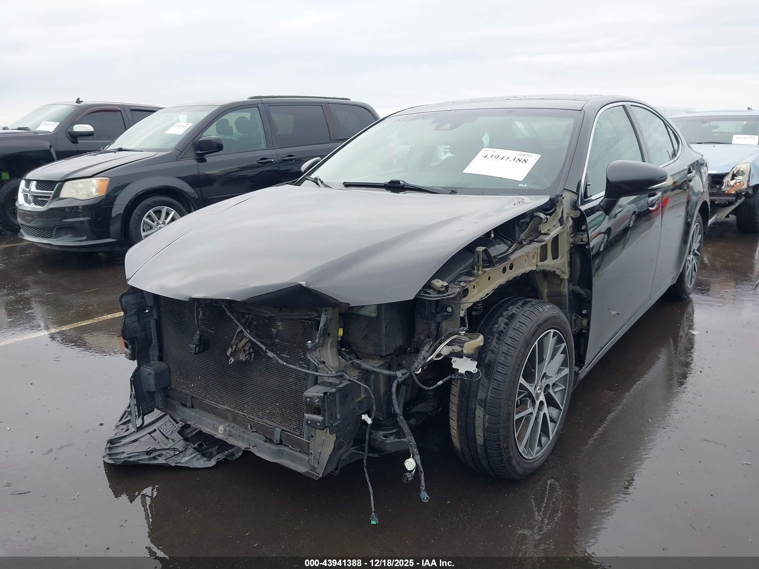LEXUS ES image 6