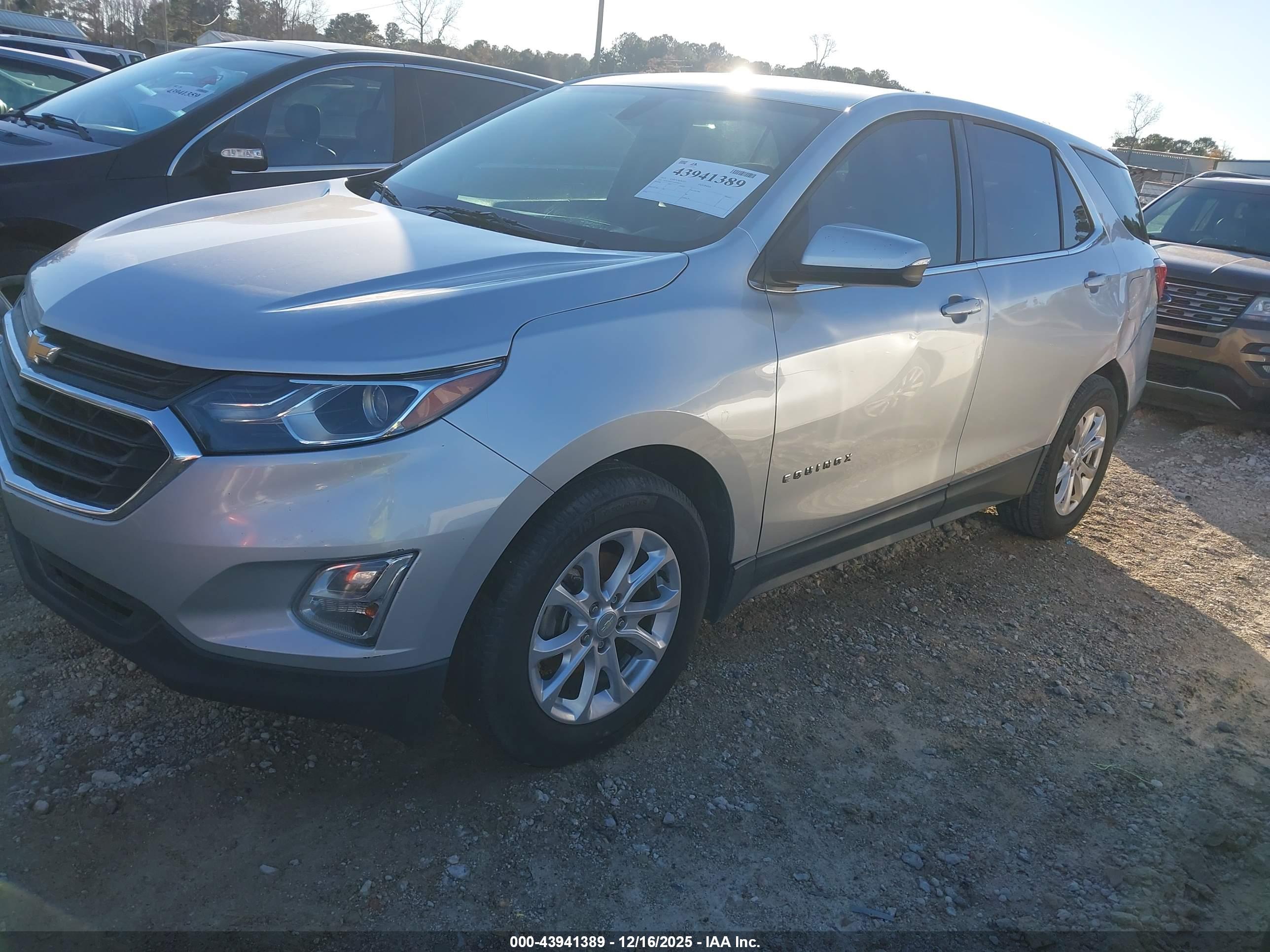 CHEVROLET EQUINOX image 2