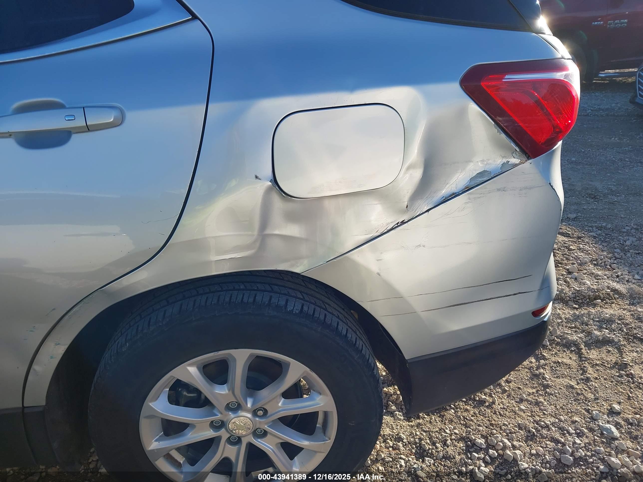 CHEVROLET EQUINOX image 6