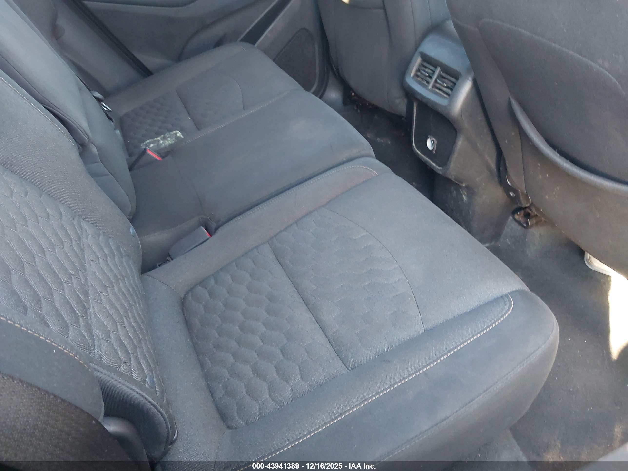 CHEVROLET EQUINOX image 8