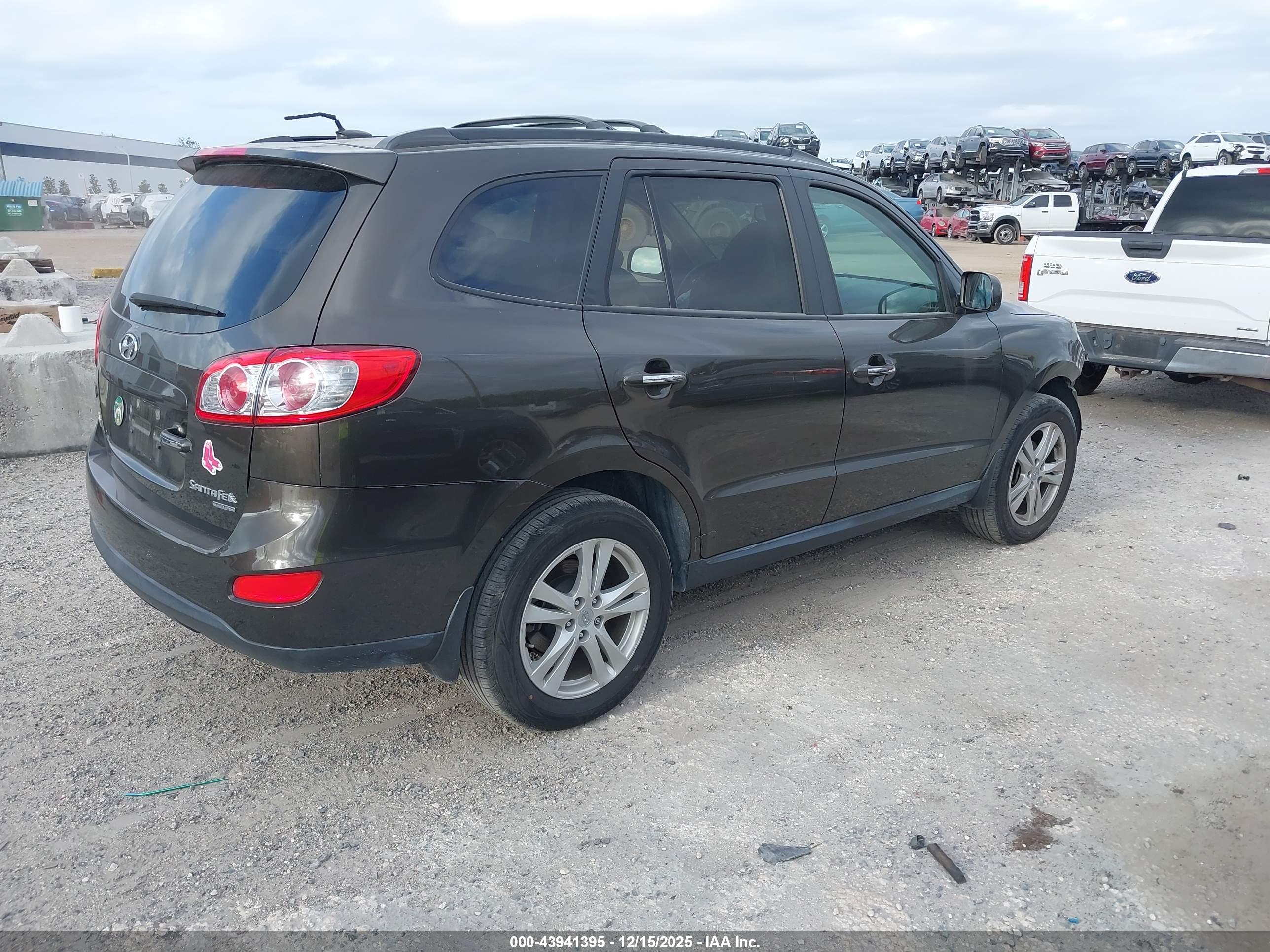 HYUNDAI SANTA image 4
