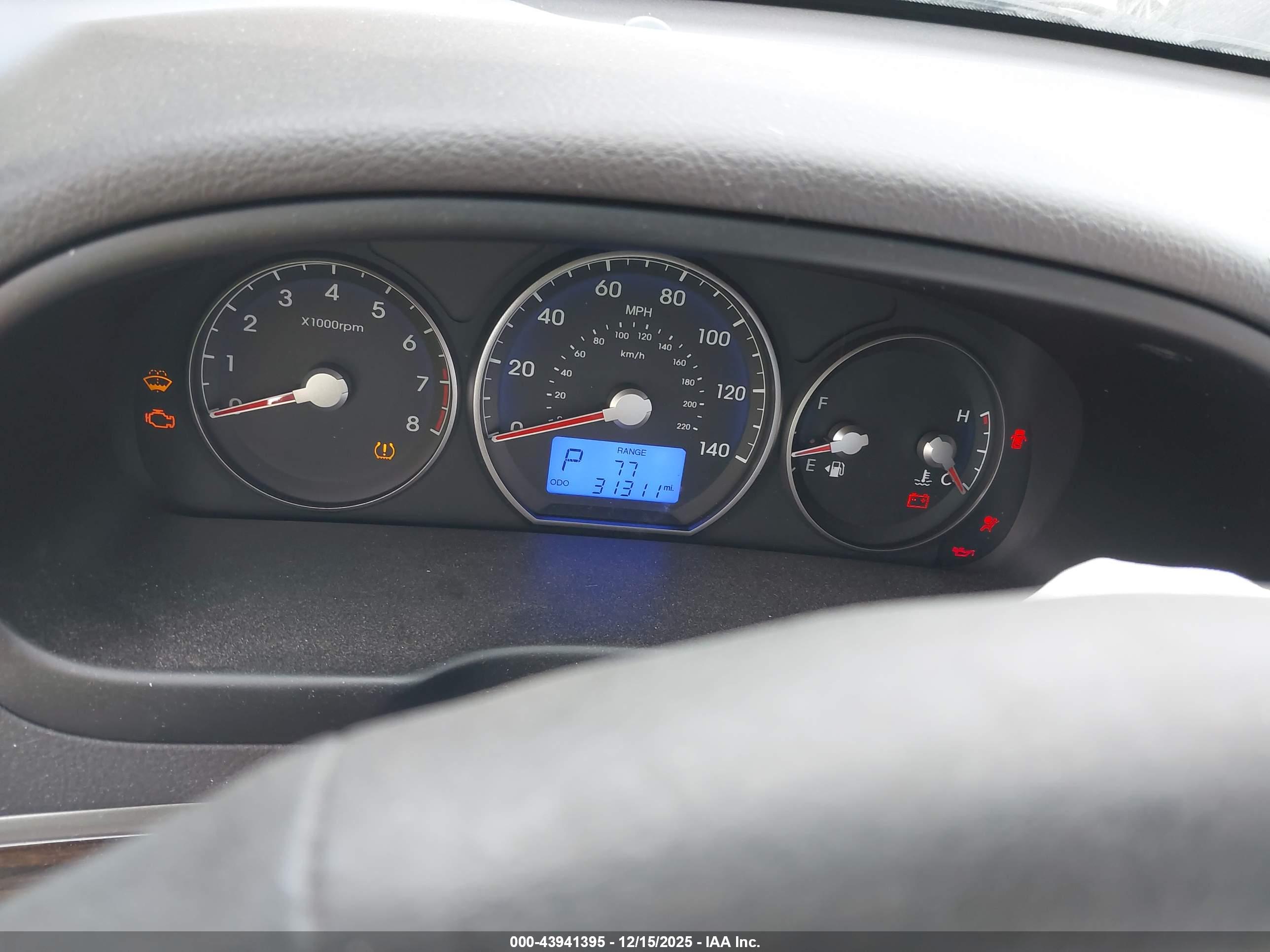 HYUNDAI SANTA image 7