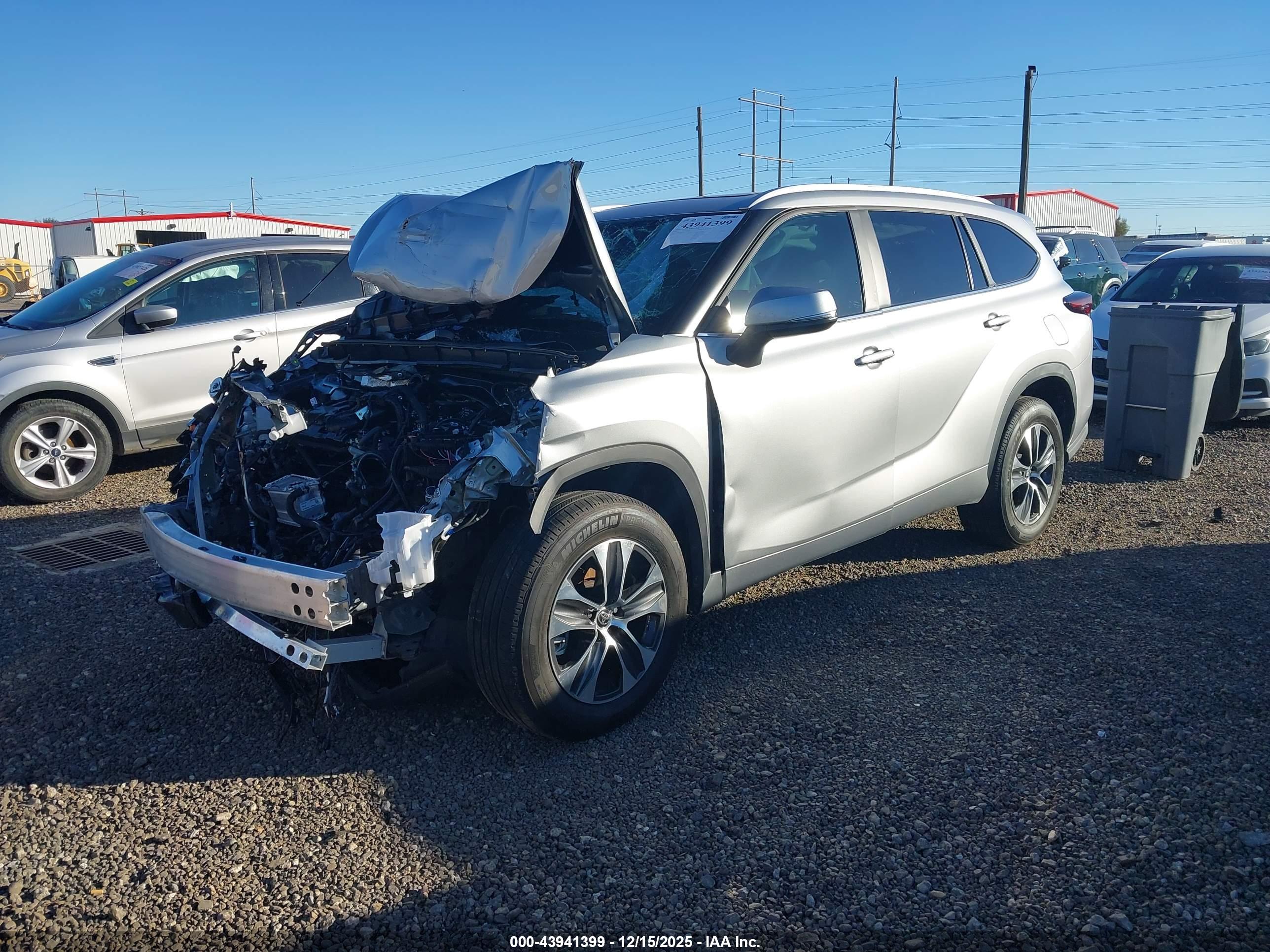 TOYOTA HIGHLANDER image 2