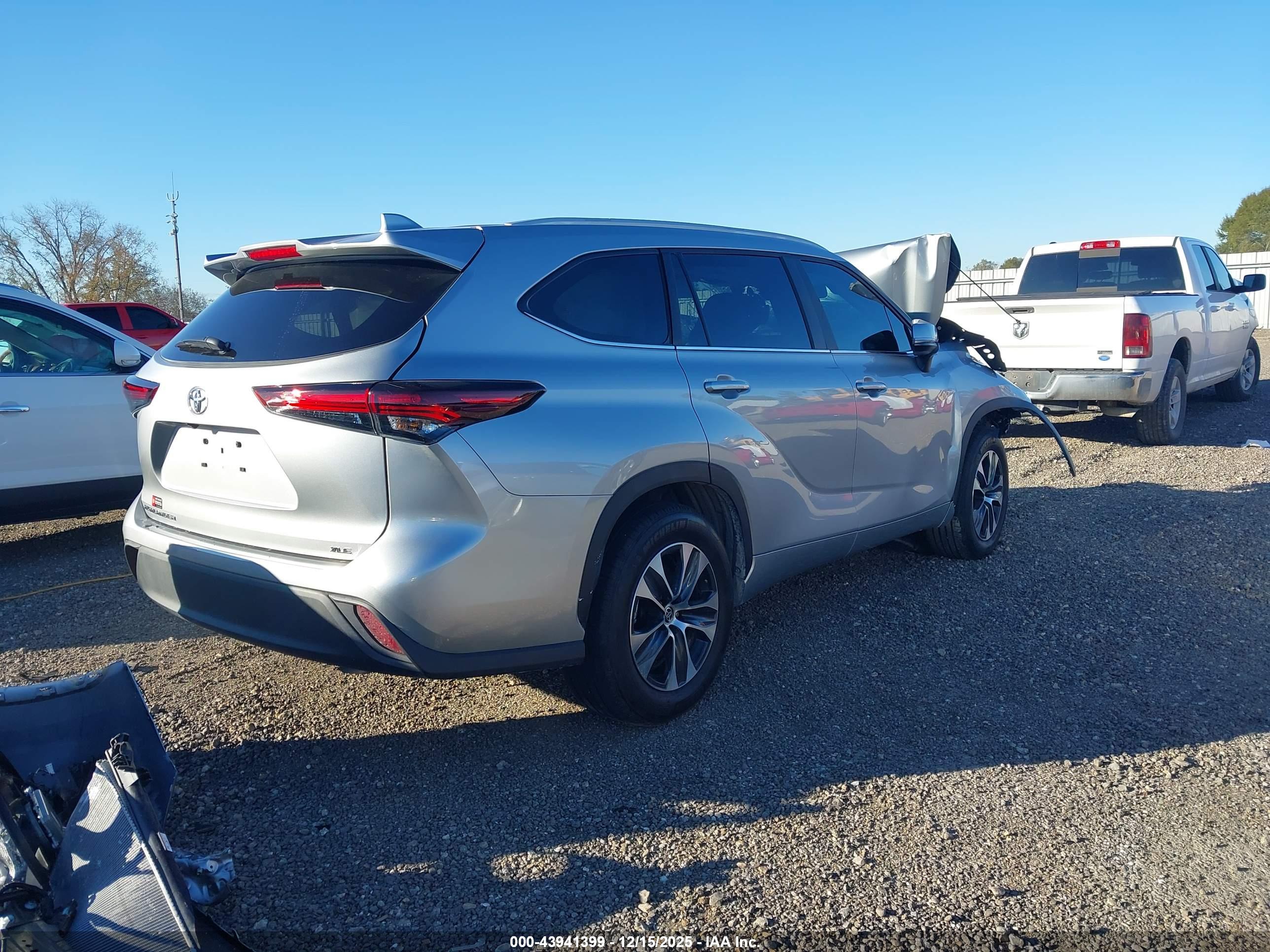 TOYOTA HIGHLANDER image 4