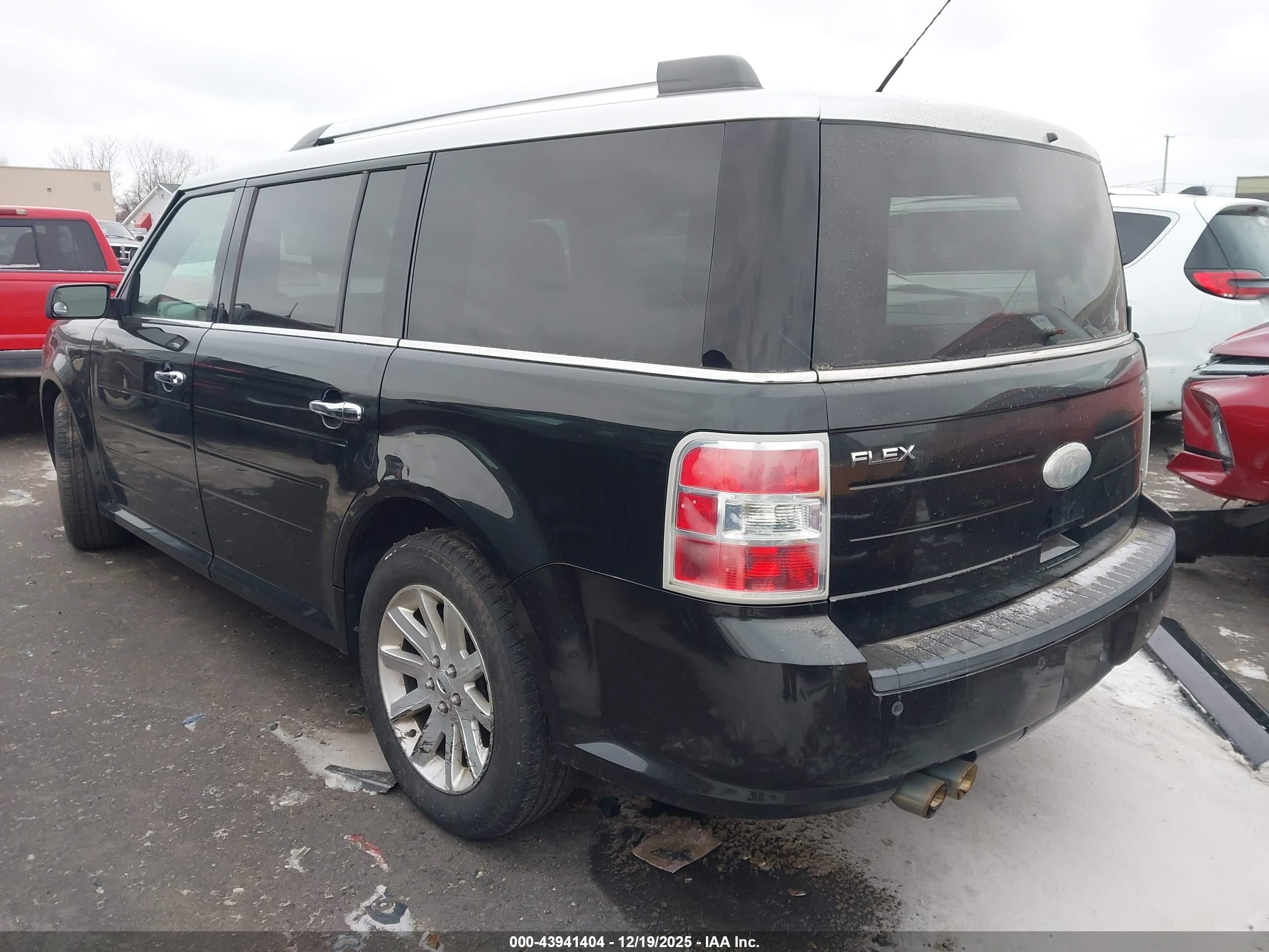 FORD FLEX image 3